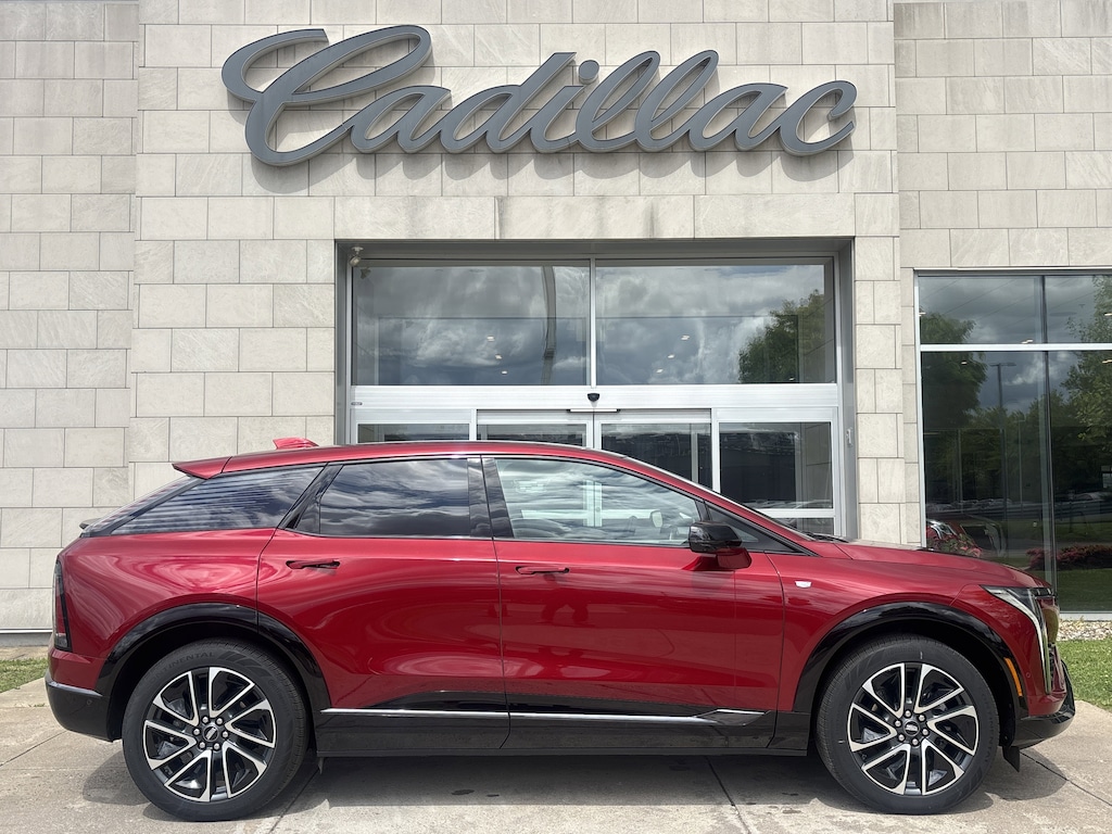 Used 2025 CADILLAC OPTIQ Sport w/1SH SUV
