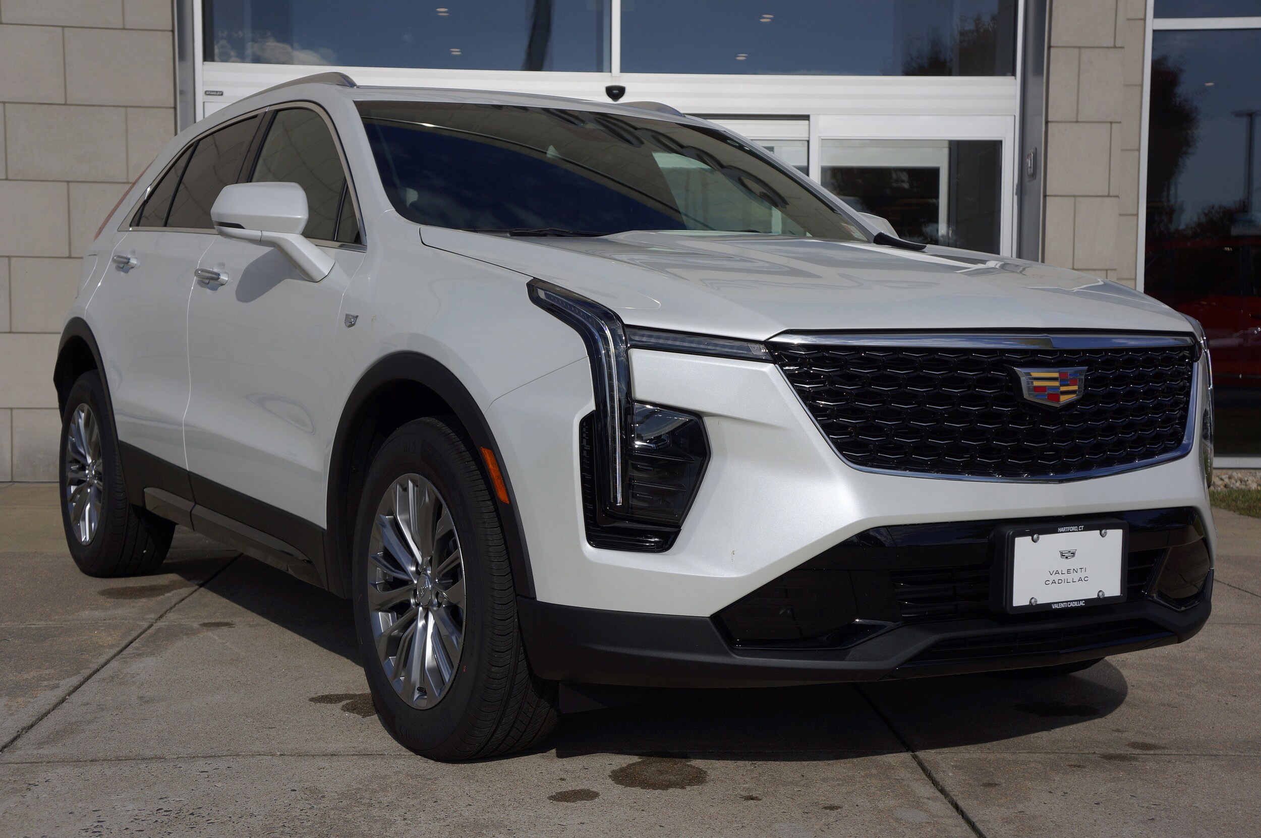 2024 Cadillac XT4 Premium Luxury photo 2