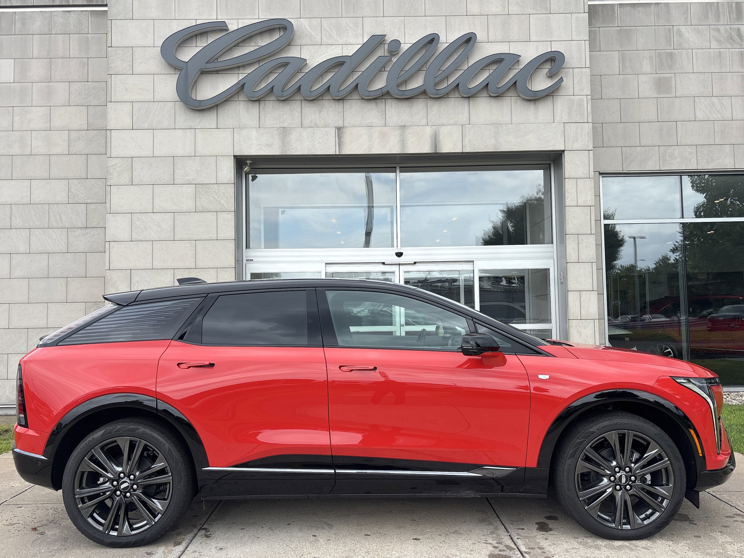 2025 Cadillac Optiq Sport photo 3