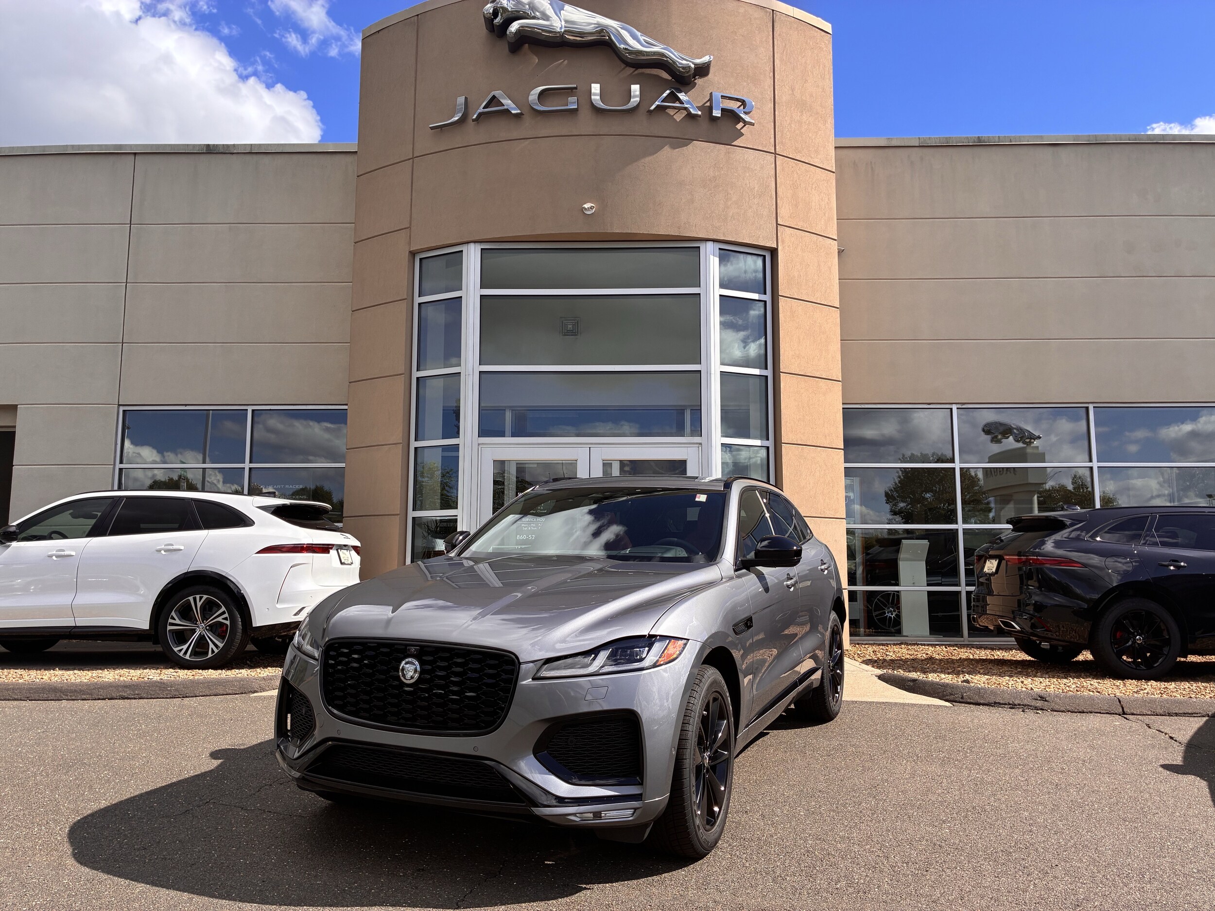 2026 Jaguar F-Pace R-Dynamic S's photo