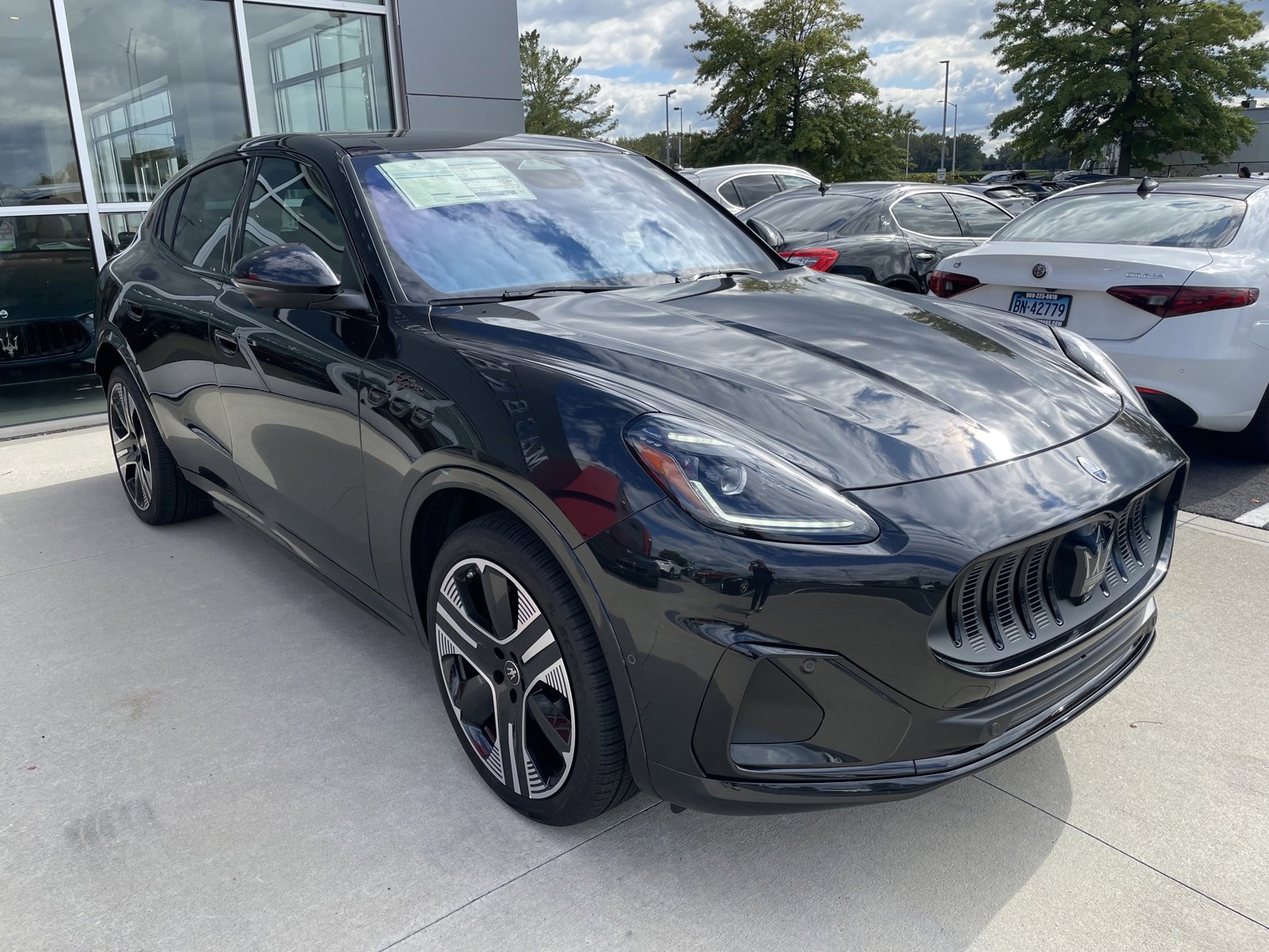 2025 Maserati Grecale photo 4