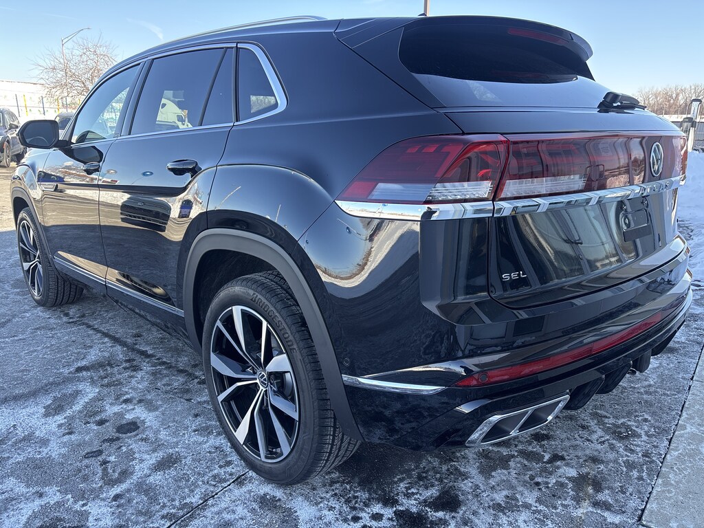 New 2026 Volkswagen Atlas Cross Sport 2.0T SEL Premium R-Line SUV