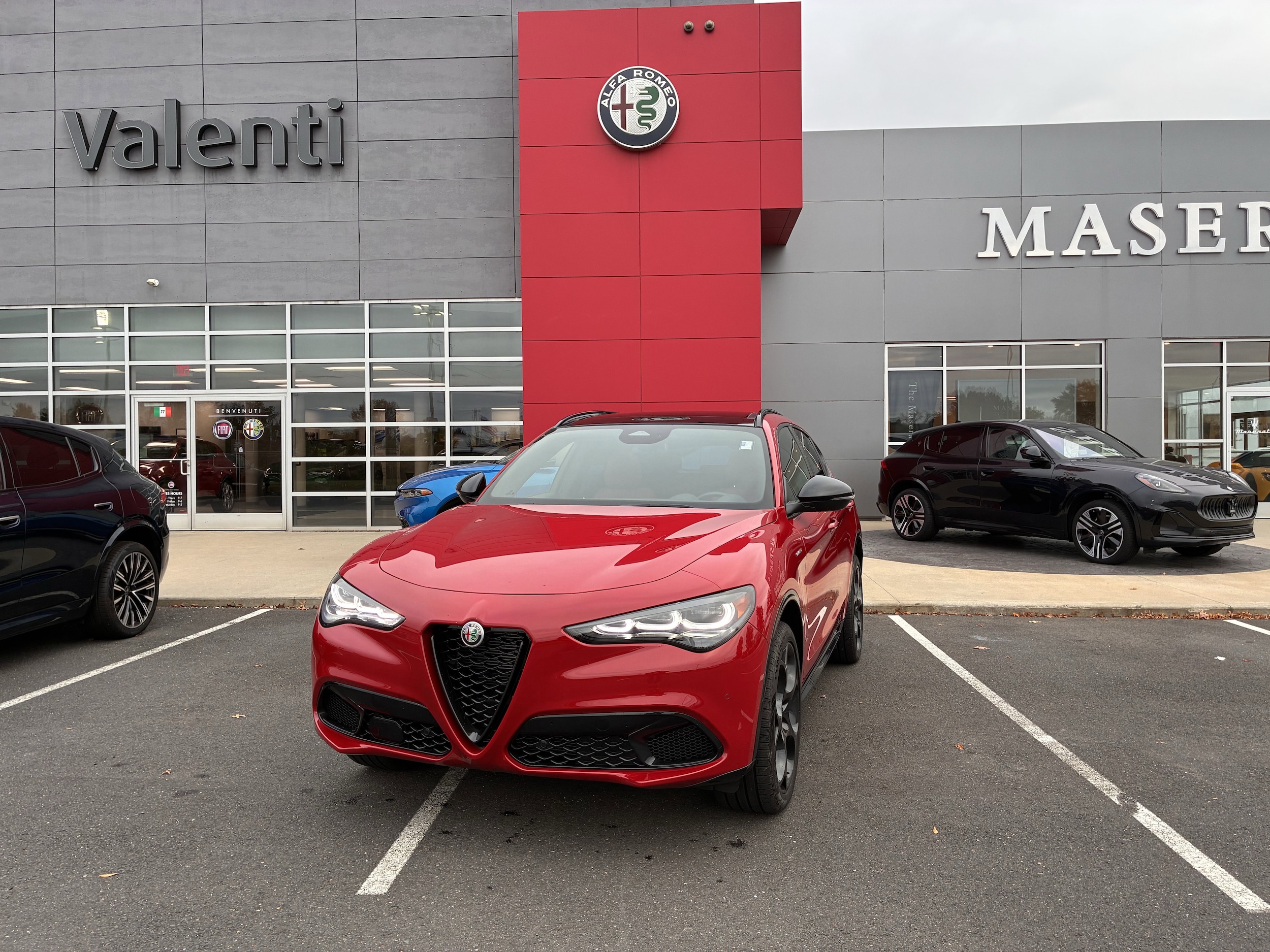 2025 Alfa Romeo Stelvio Base's photo