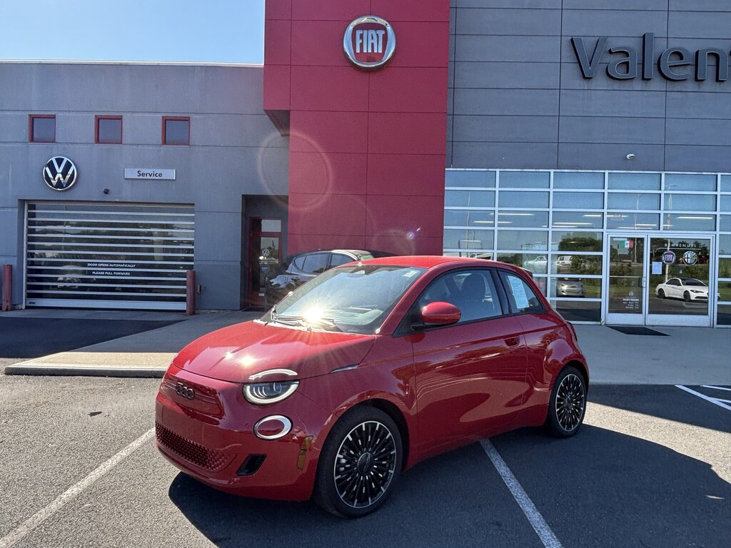 Used 2024 FIAT 500e Battery Electric INSPI(RED) FWD
