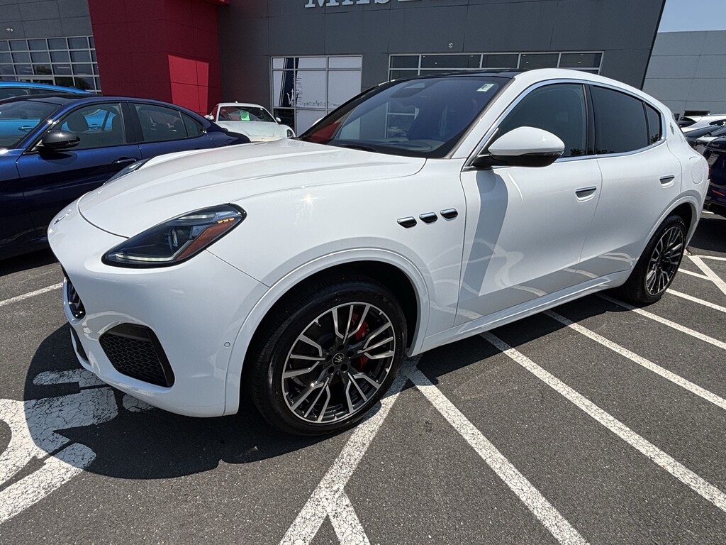 Certified 2025 Maserati Grecale AWD