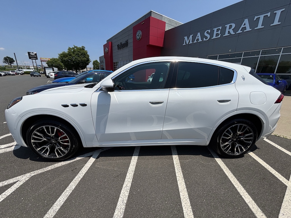 Certified 2025 Maserati Grecale AWD