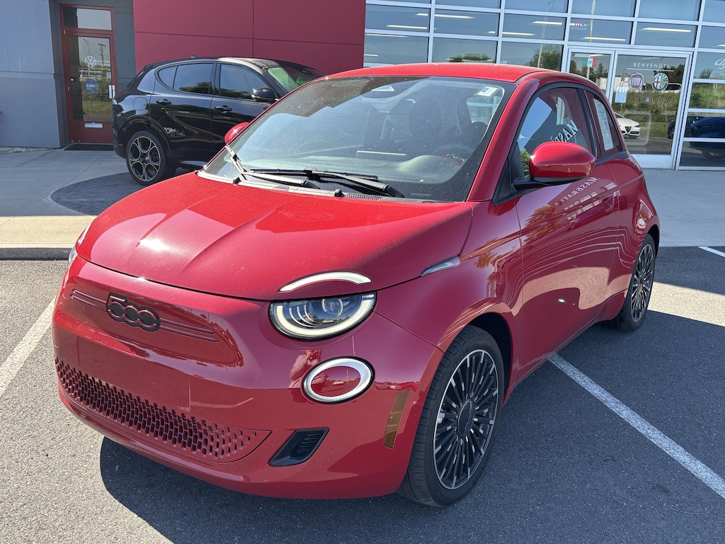 Used 2024 FIAT 500e Battery Electric INSPI(RED) FWD