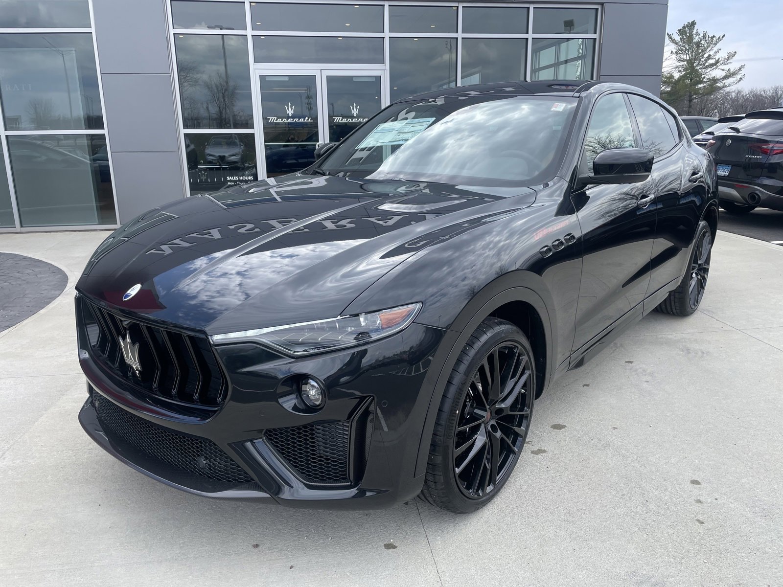 2024 Maserati Levante Trofeo photo 4
