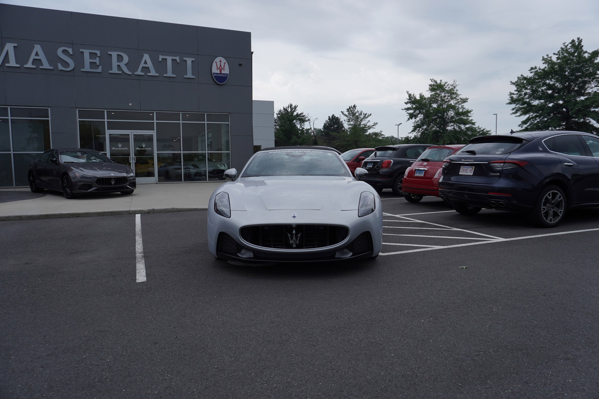 2025 Maserati Grancabrio photo 3