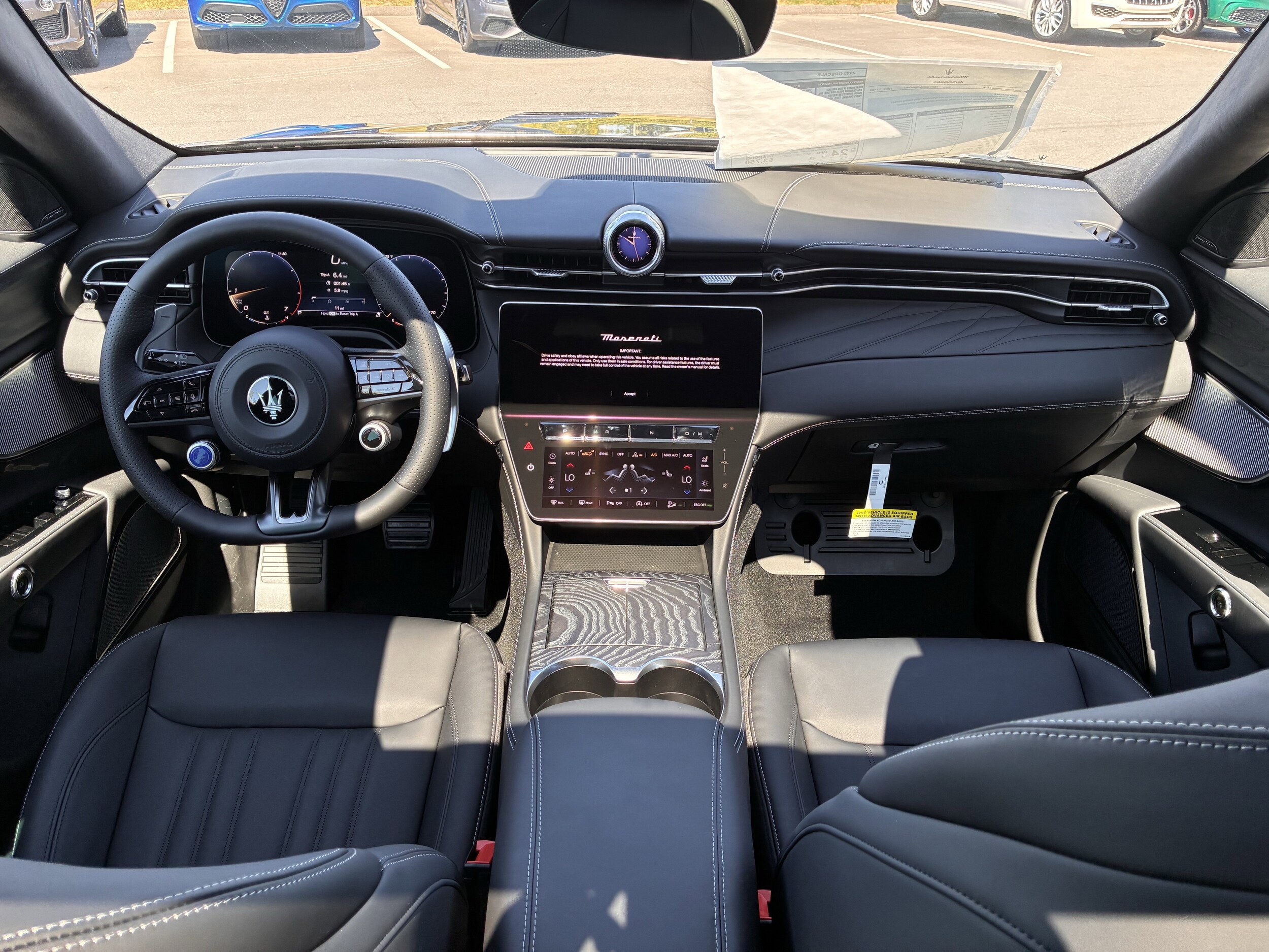 2025 Maserati Grecale photo 2