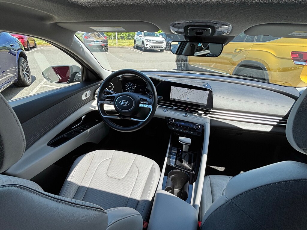 Used 2024 Hyundai Elantra Hybrid Limited Limited DCT