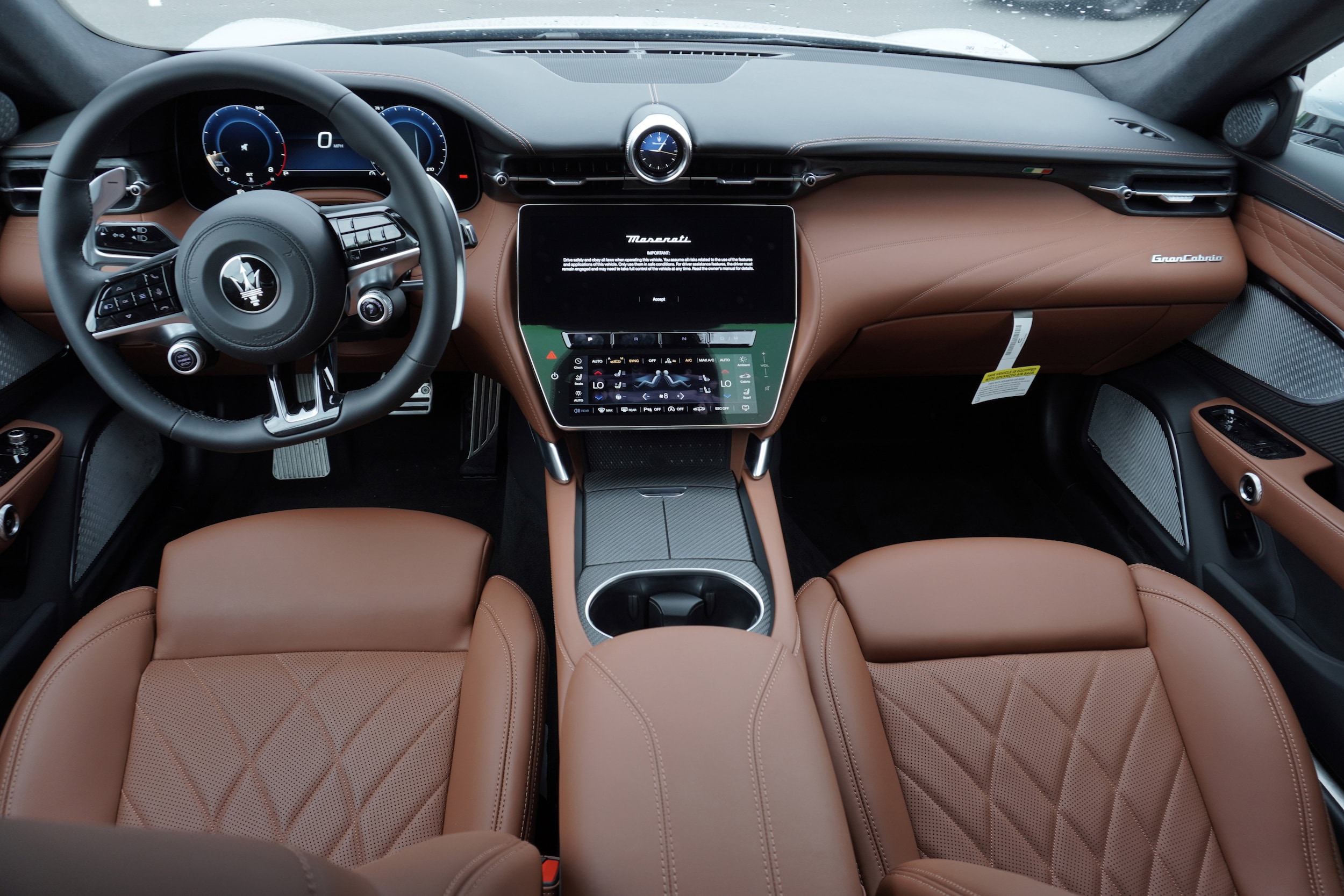 2025 Maserati Grancabrio photo 2