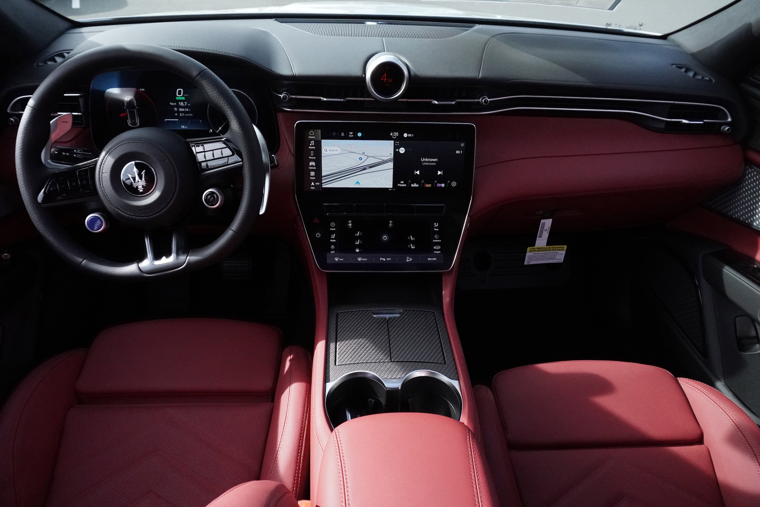2025 Maserati Grecale photo 2