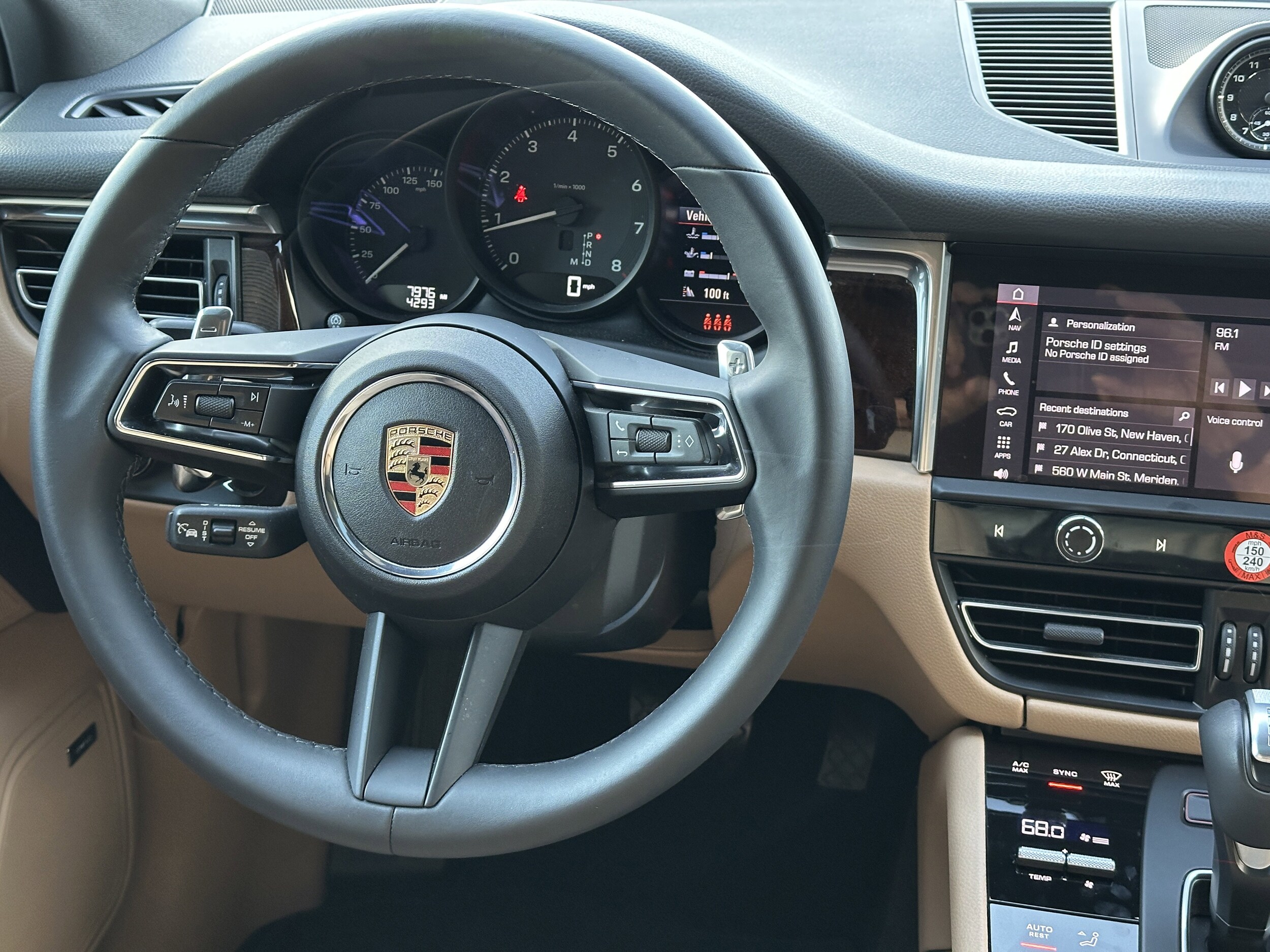 2025 Porsche Macan T - Photo 19