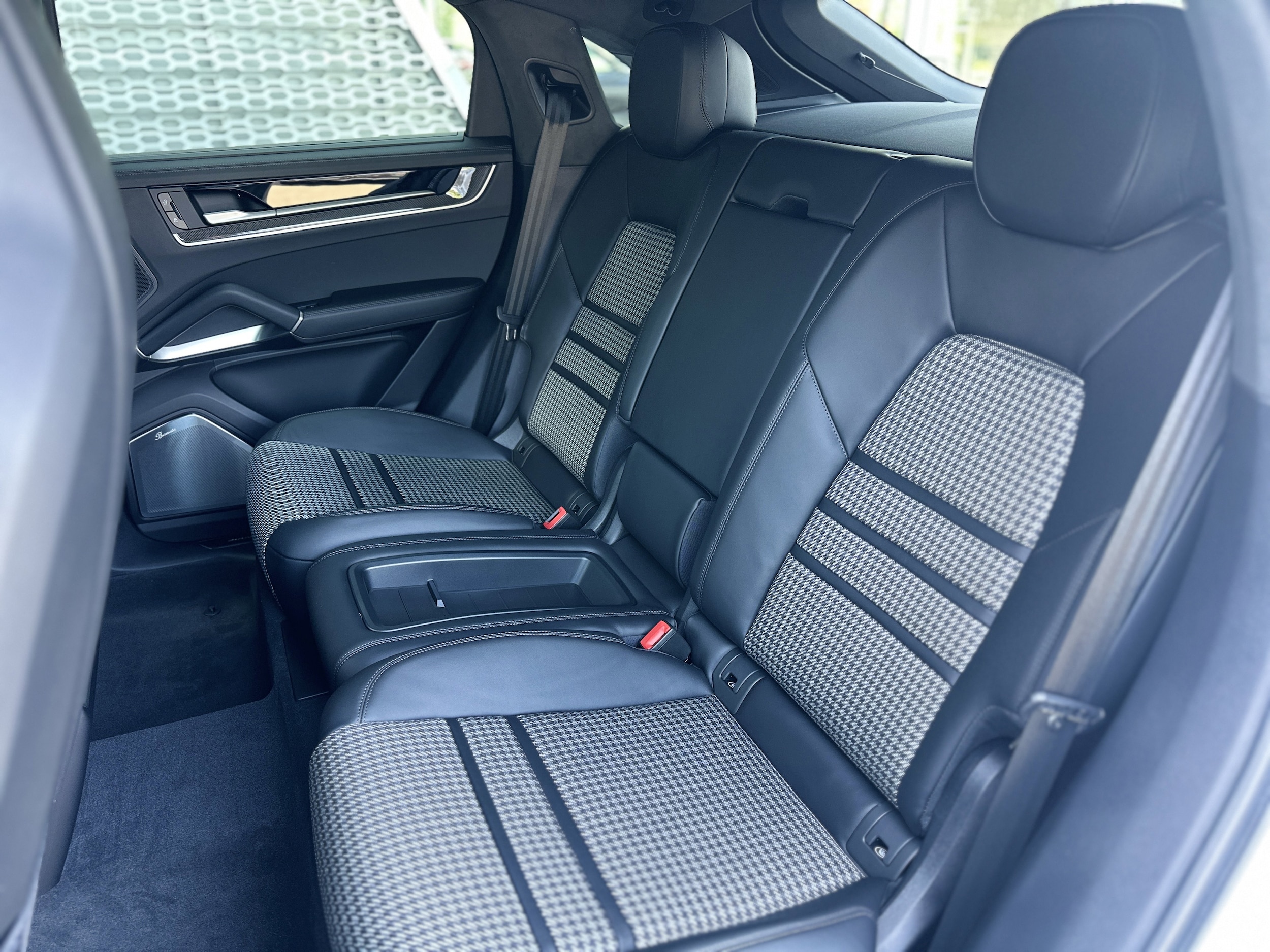2025 Porsche Cayenne Coup Turbo E-Hybrid - Photo 25
