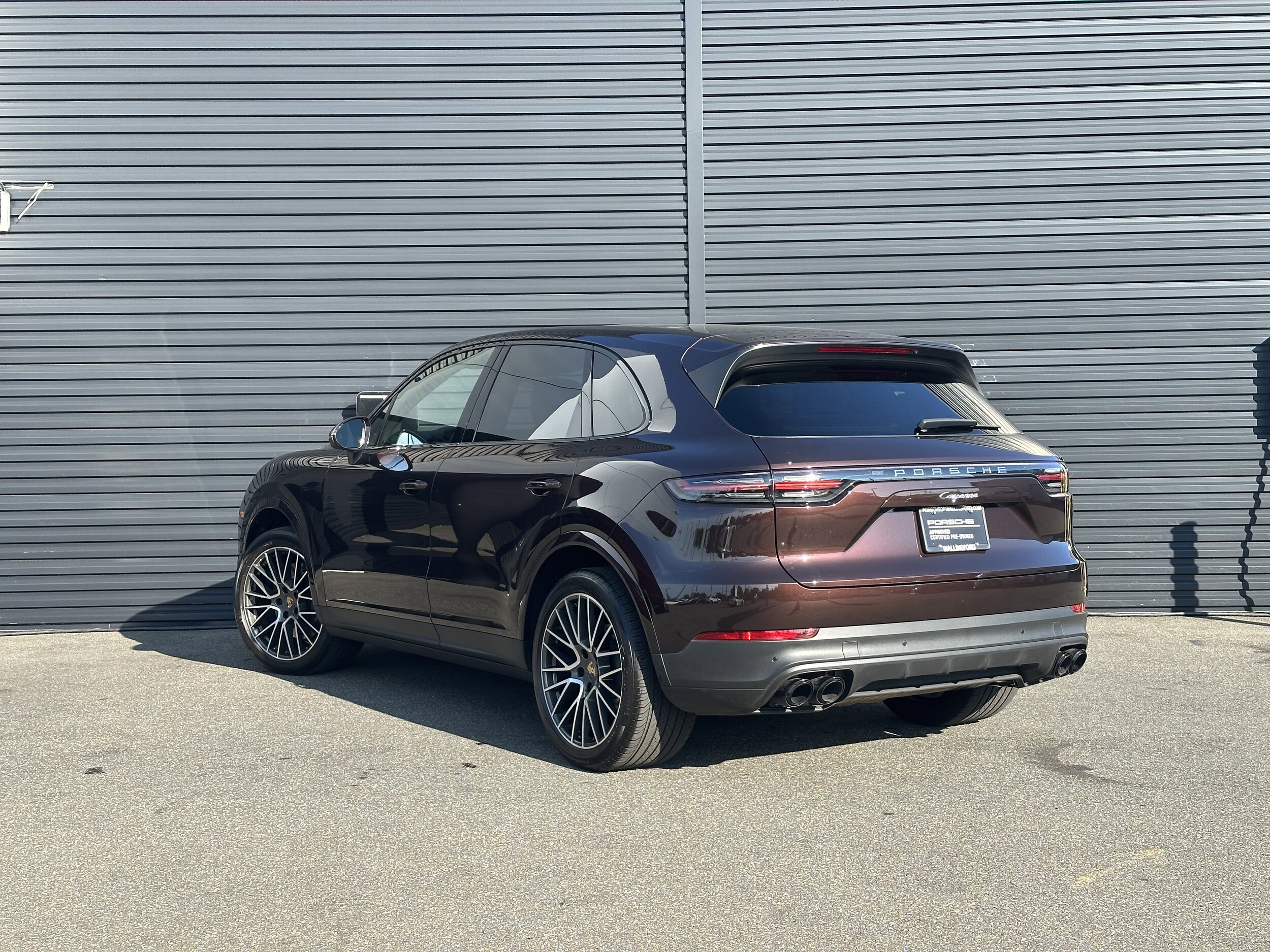 2023 Porsche Cayenne Platinum Edition photo 2