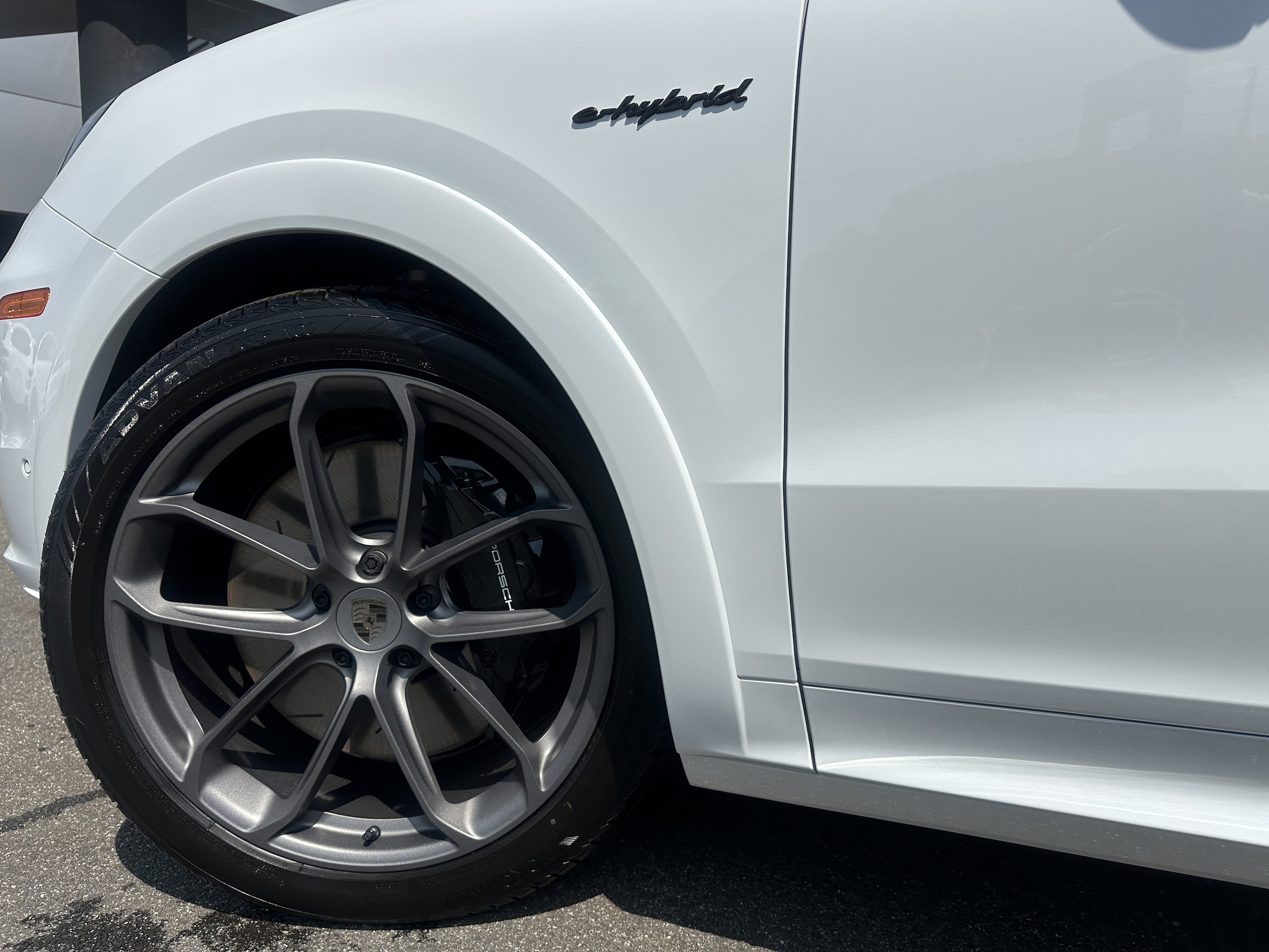 2025 Porsche Cayenne Coup Turbo E-Hybrid - Photo 26