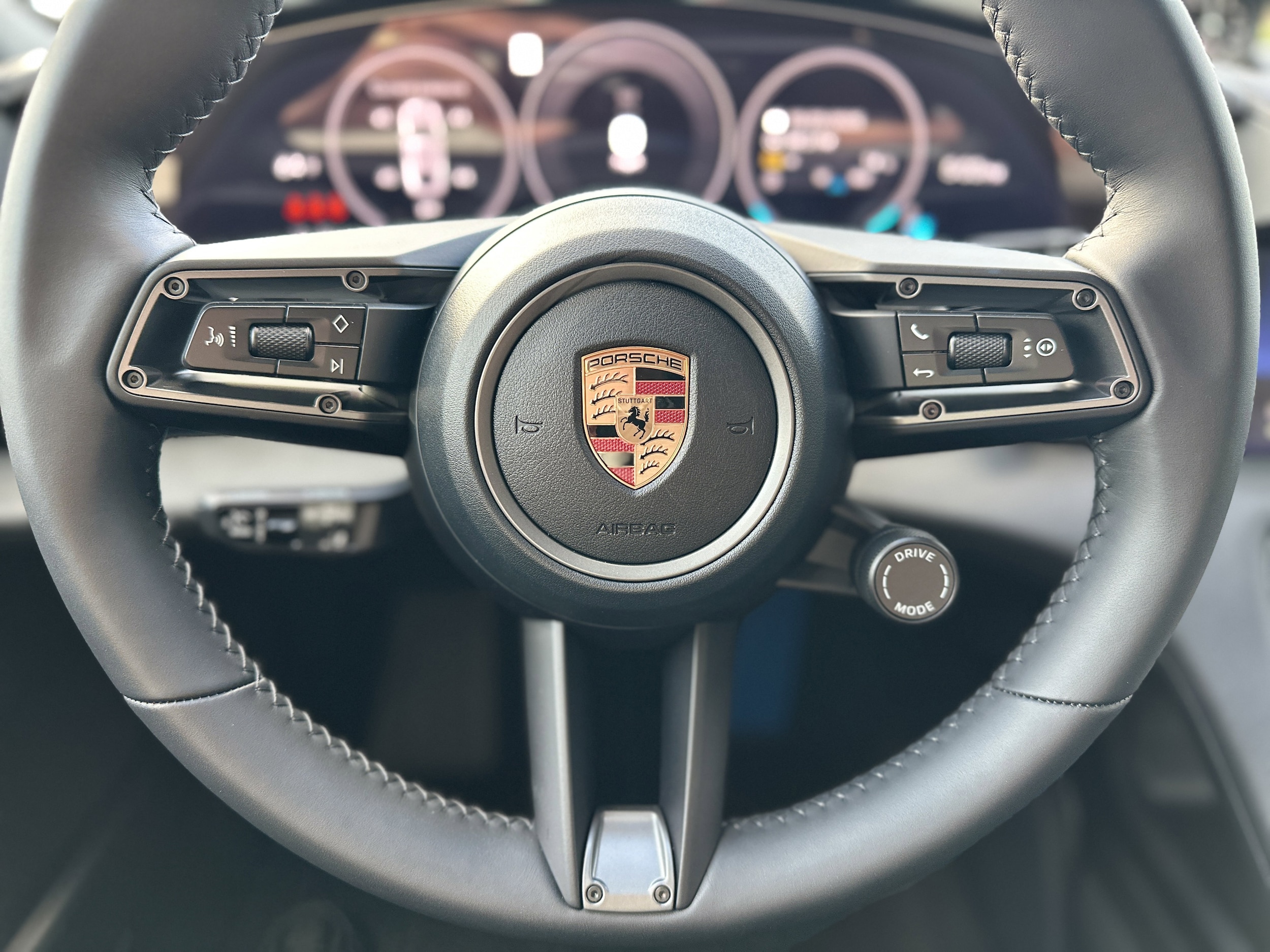 2026 Porsche Taycan S - Photo 23