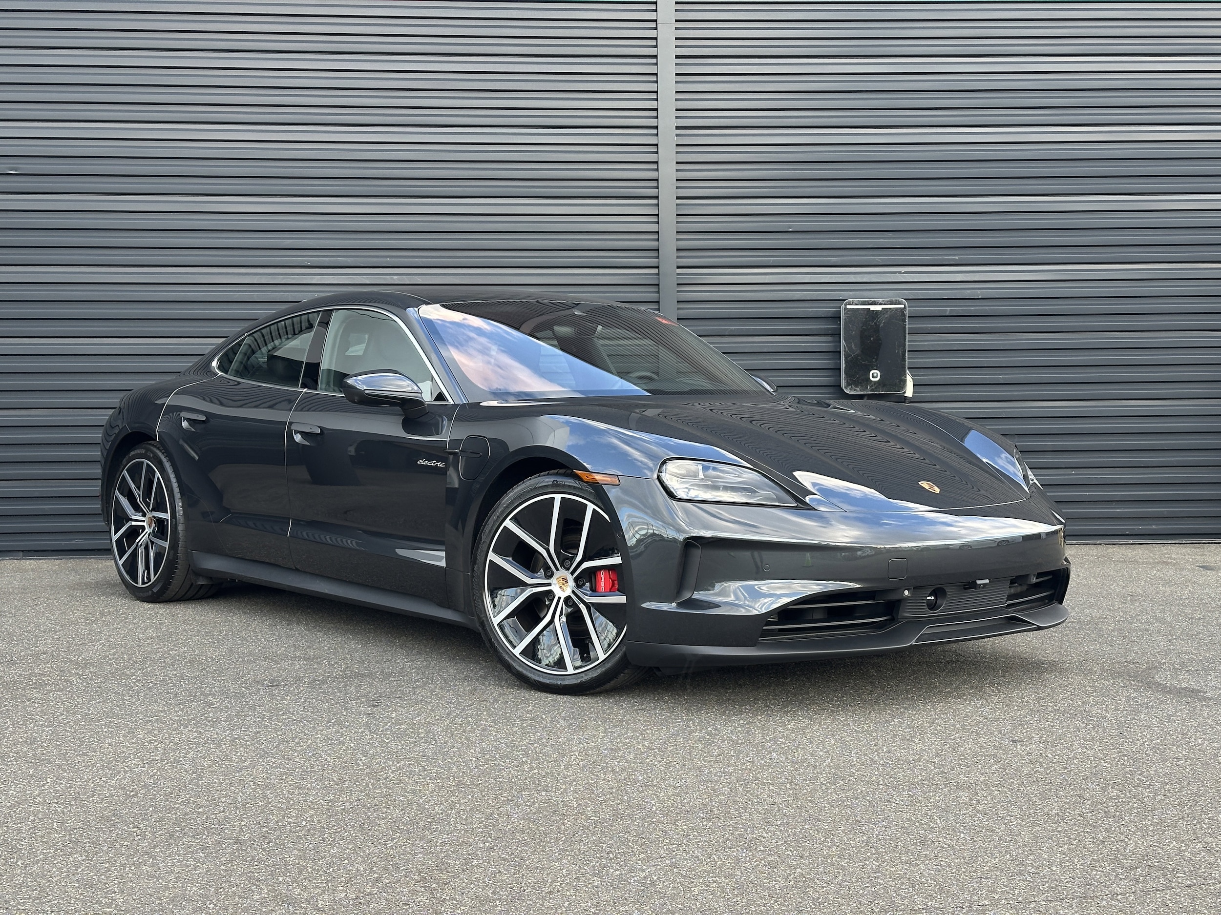 2026 Porsche Taycan S - Photo 10