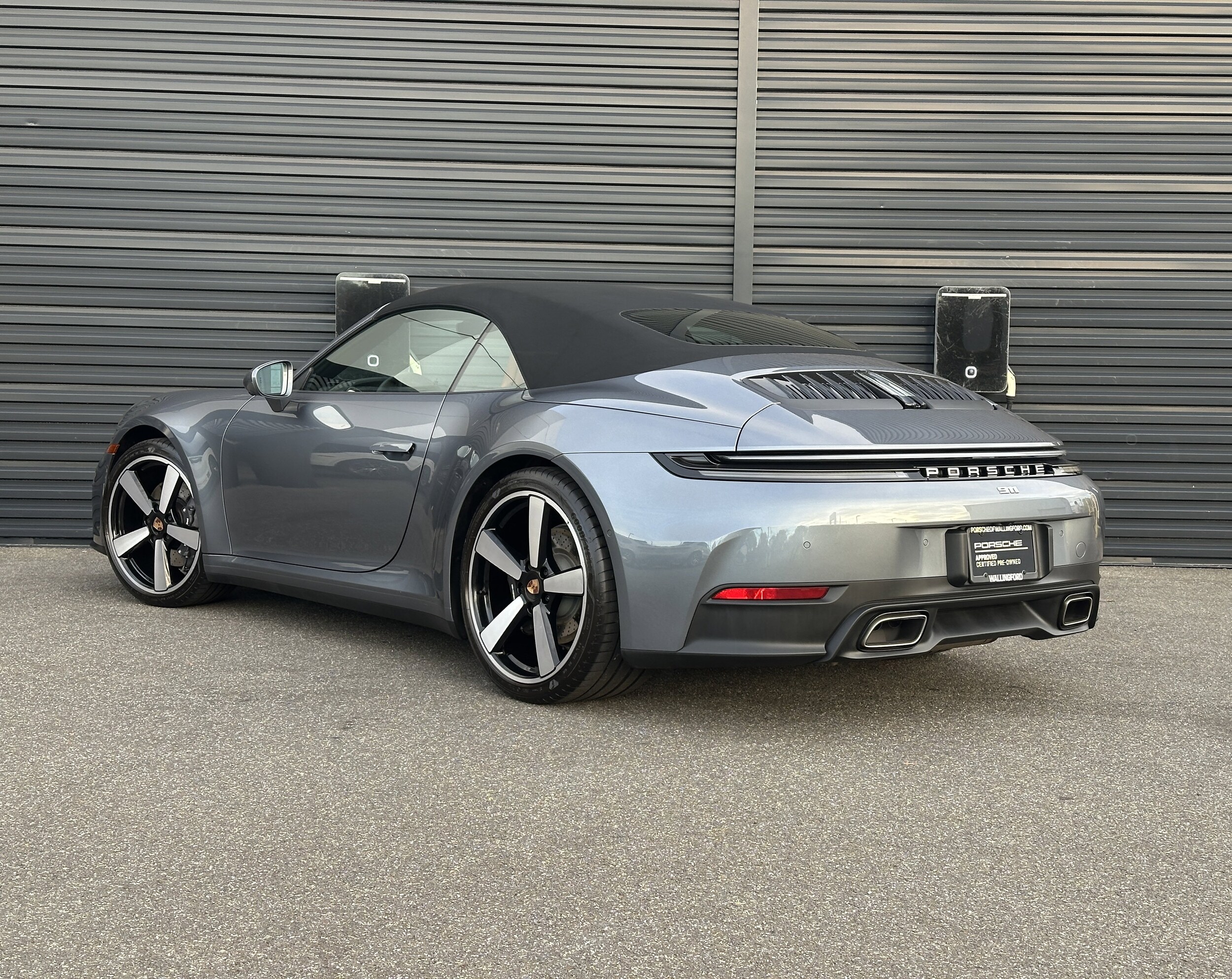 2025 Porsche 911 Cabriolet photo 3