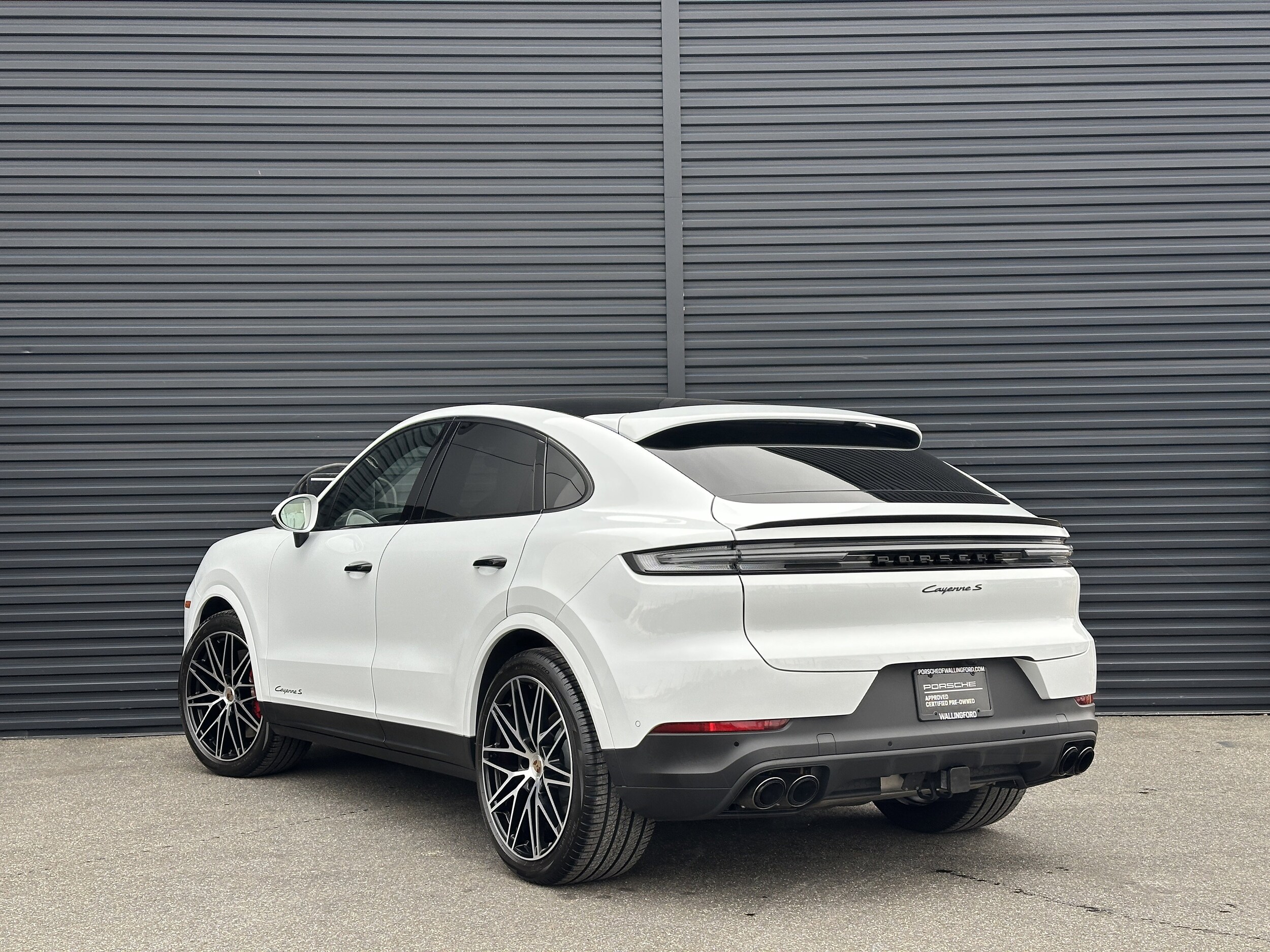 2025 Porsche Cayenne Coupe S photo 3