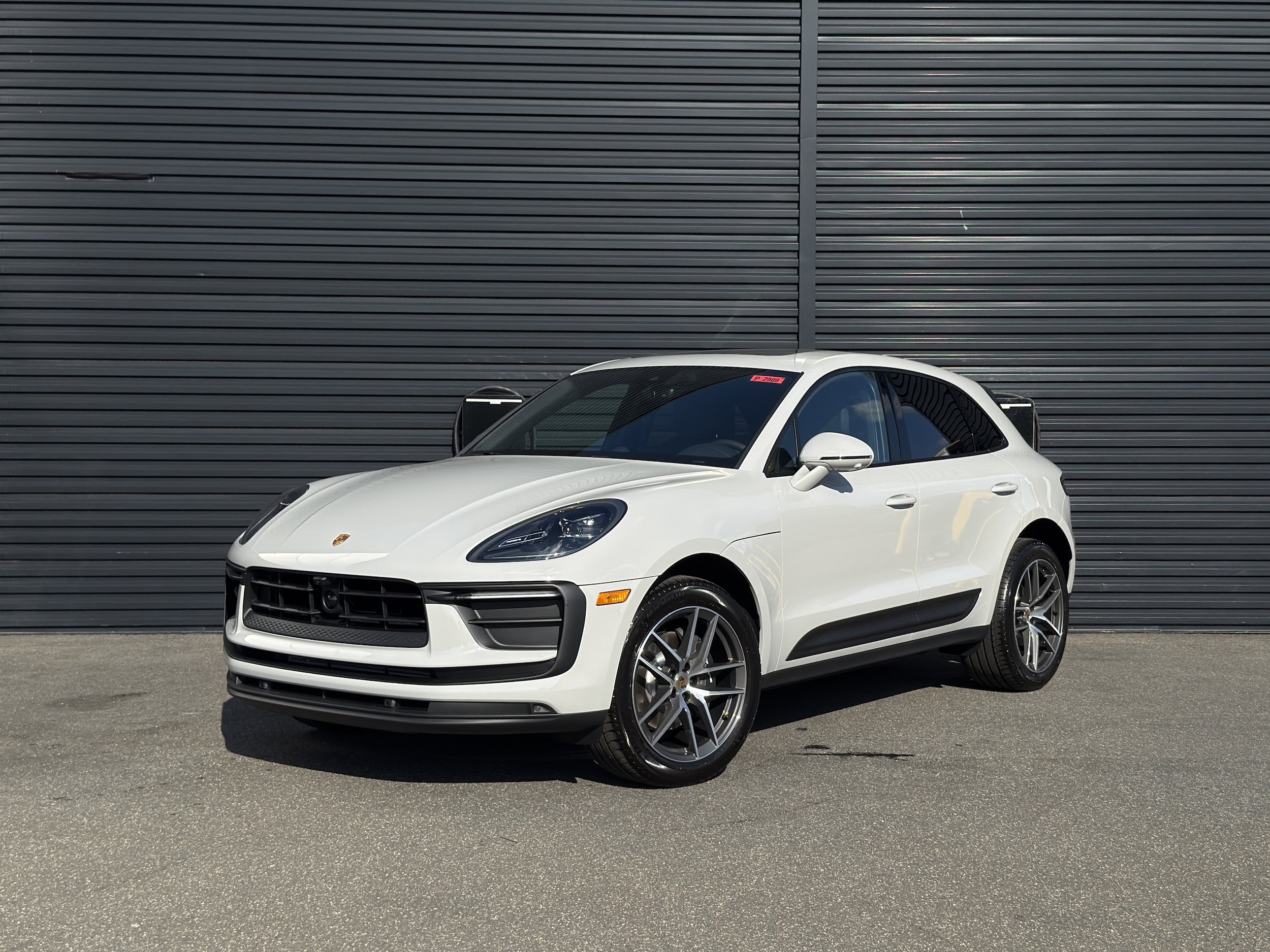 2025 Porsche Macan's photo