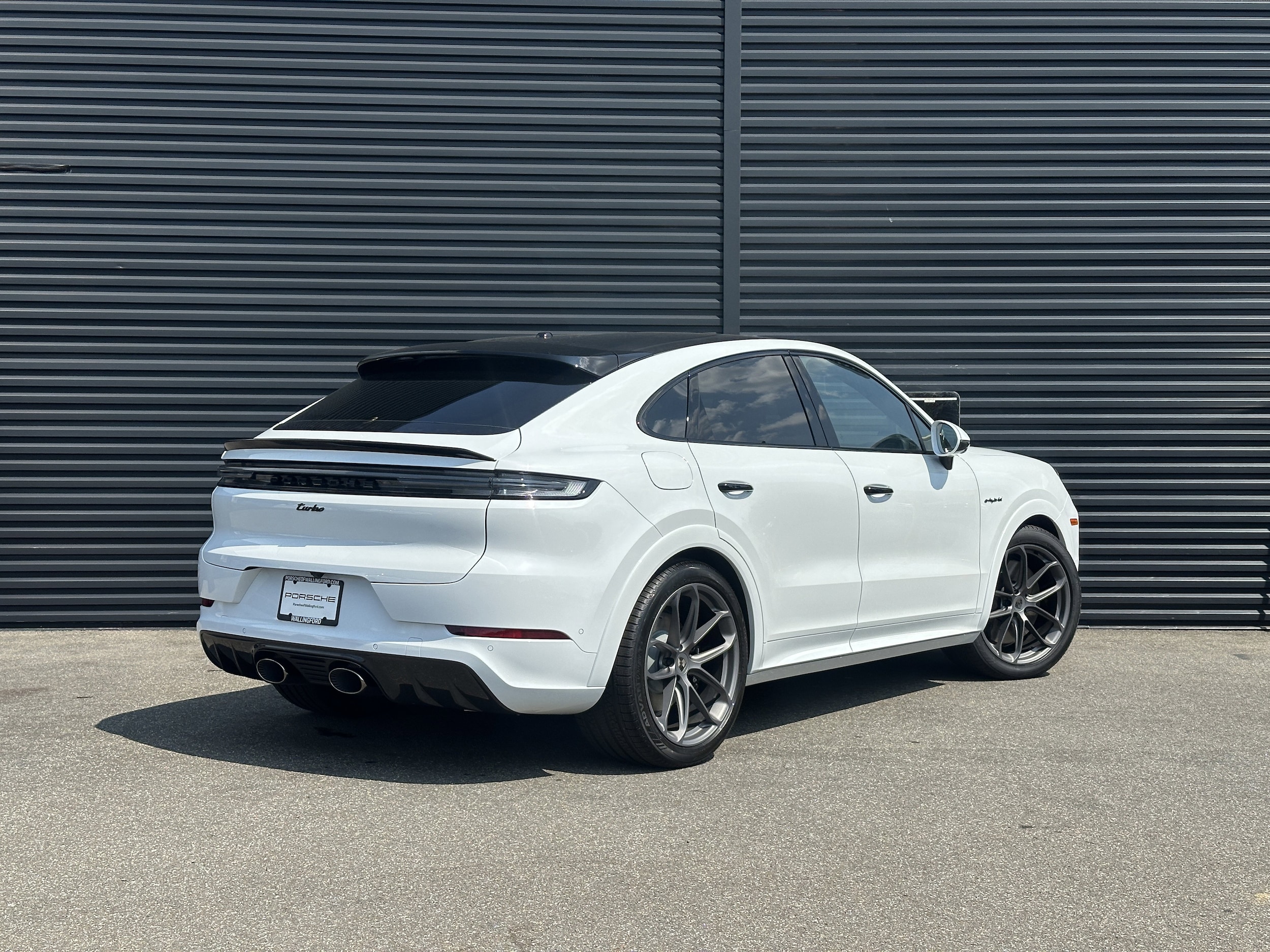 2025 Porsche Cayenne Coup Turbo E-Hybrid - Photo 8