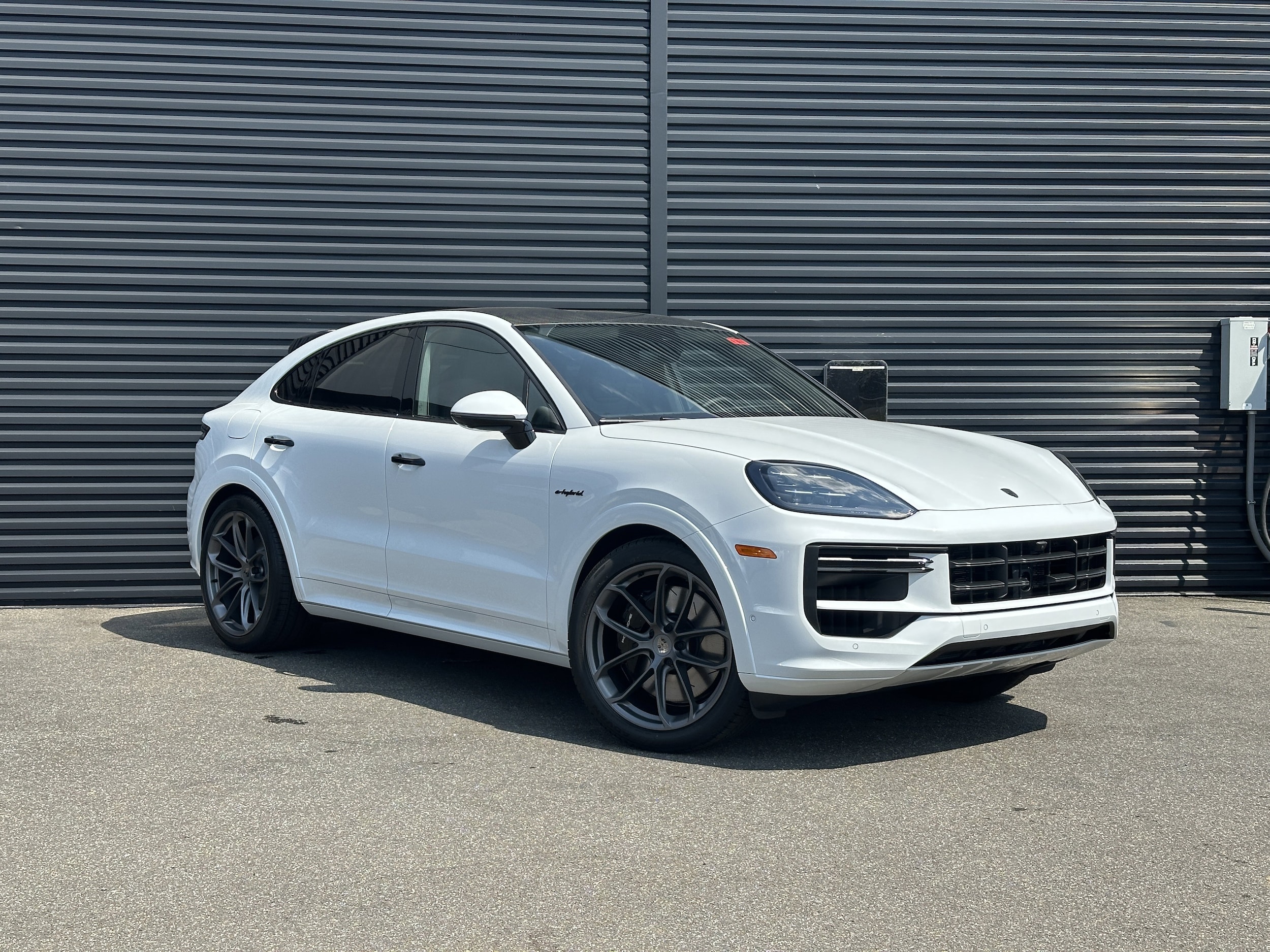 2025 Porsche Cayenne Coup Turbo E-Hybrid - Photo 10