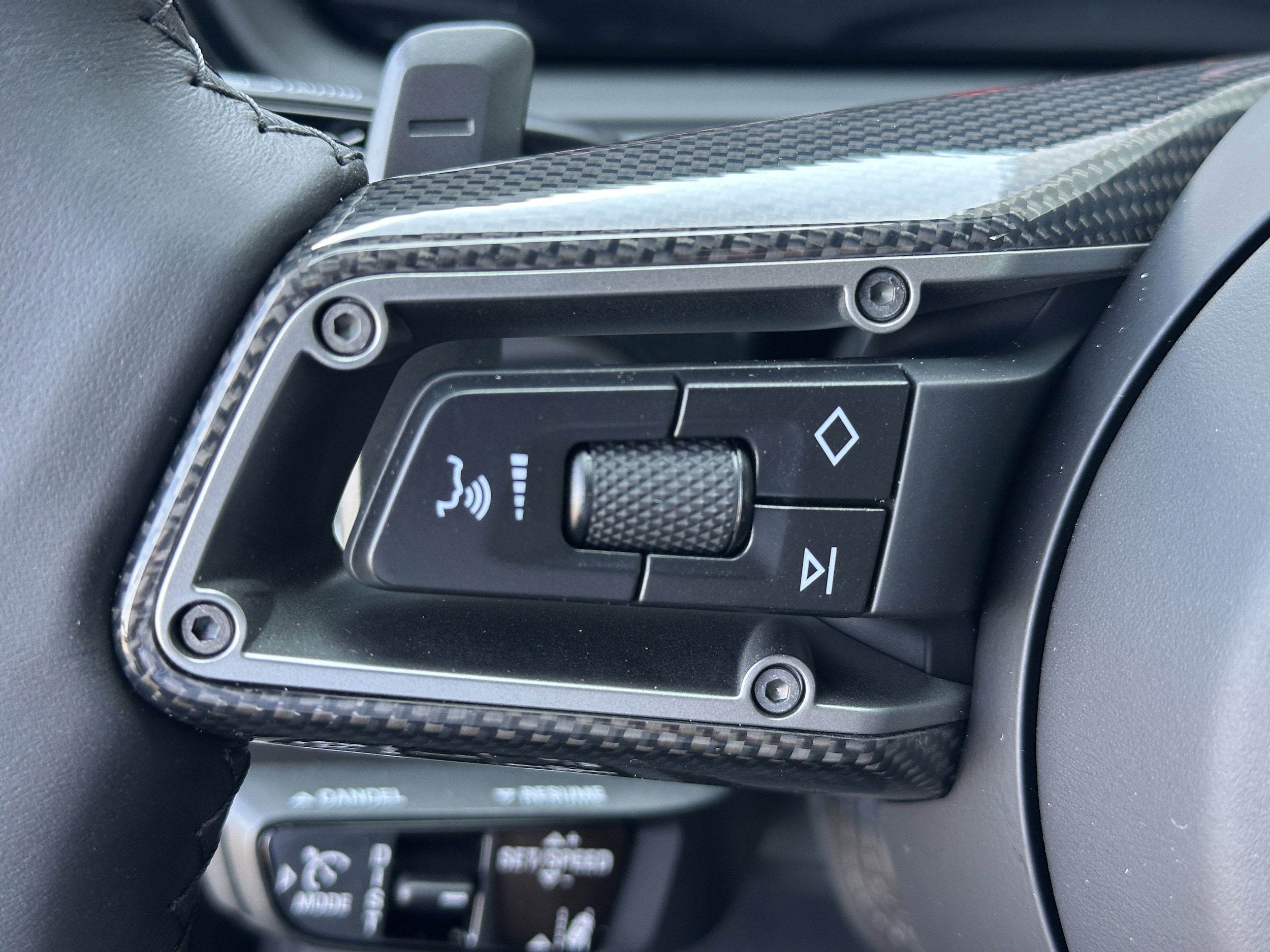 2025 Porsche Cayenne Coup Turbo E-Hybrid - Photo 16