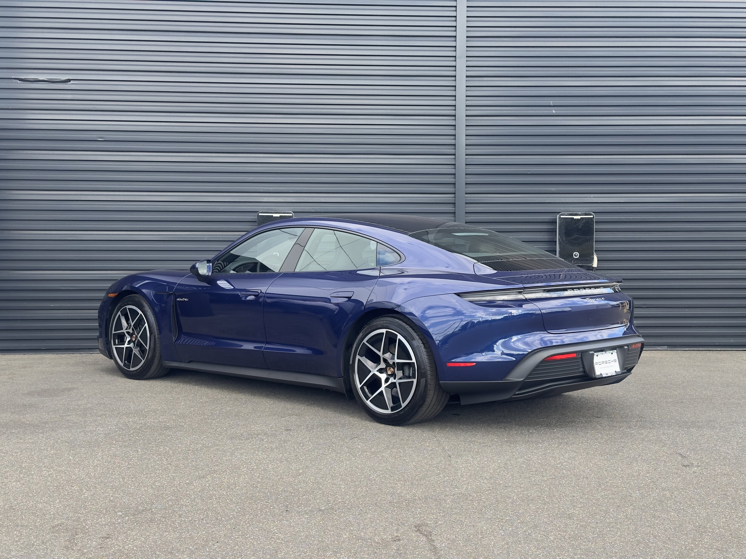 2025 Porsche Taycan 4 photo 3