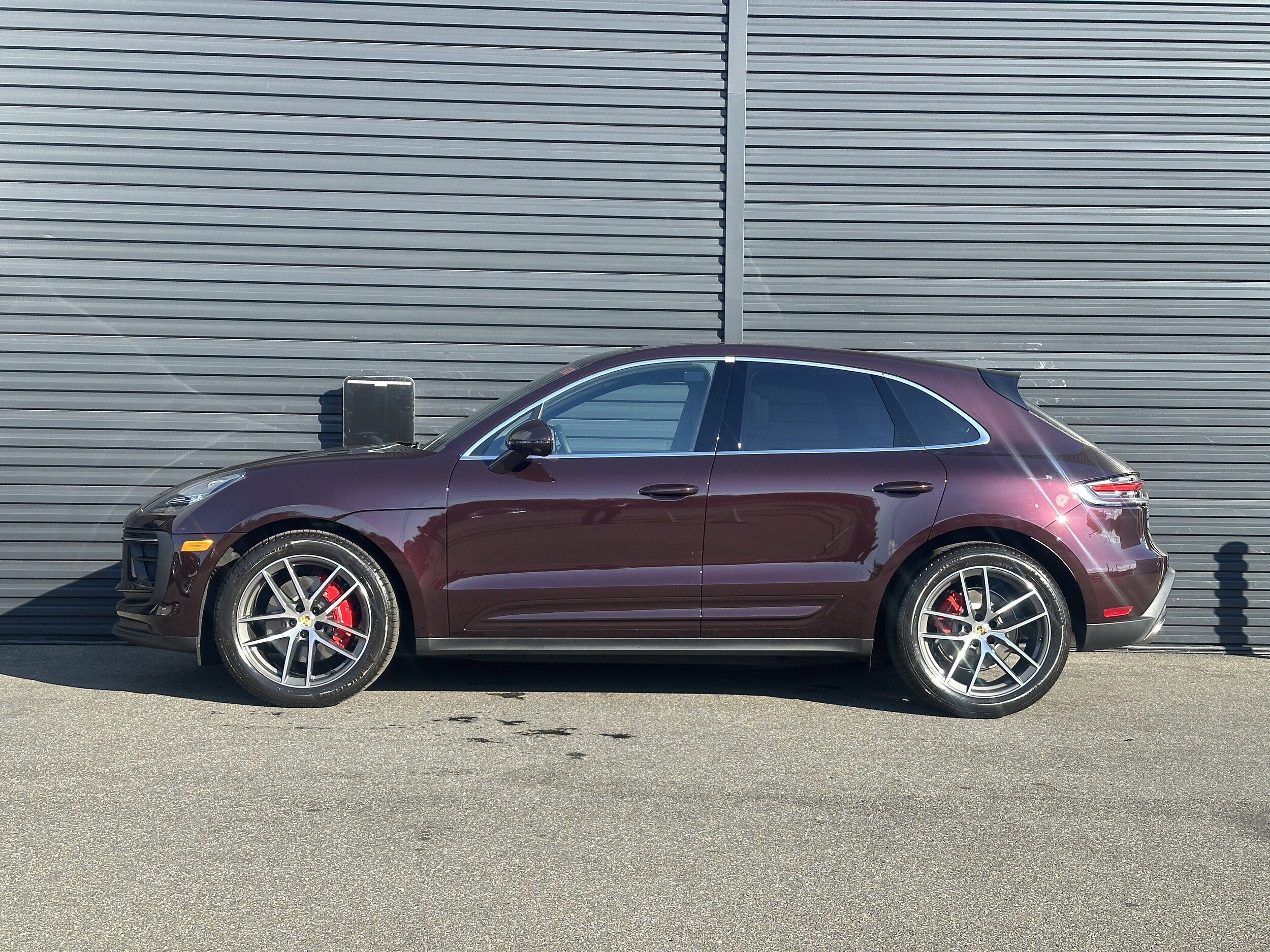 2026 Porsche Macan S photo 2