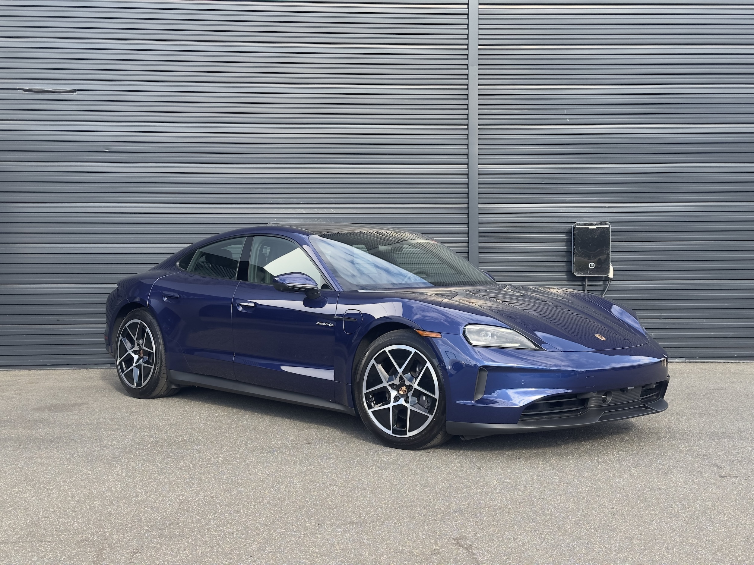 2025 Porsche Taycan Base - Photo 11