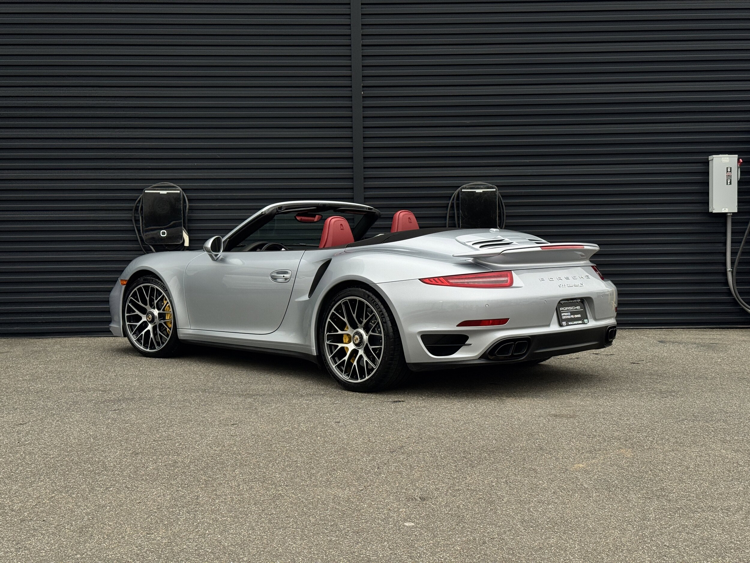 2016 Porsche 911 Turbo S Cabriolet photo 3