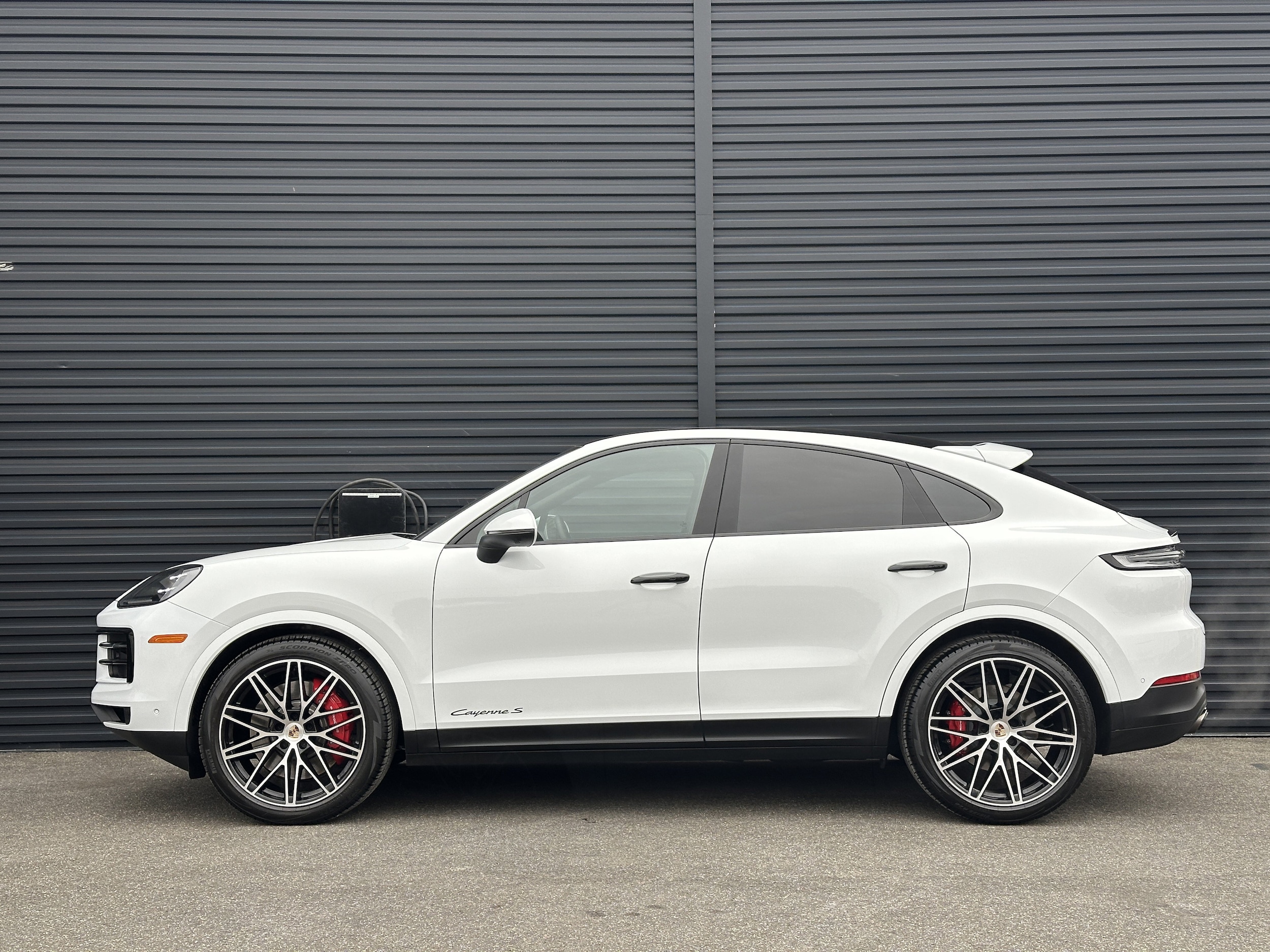 2025 Porsche Cayenne Coupe S photo 2