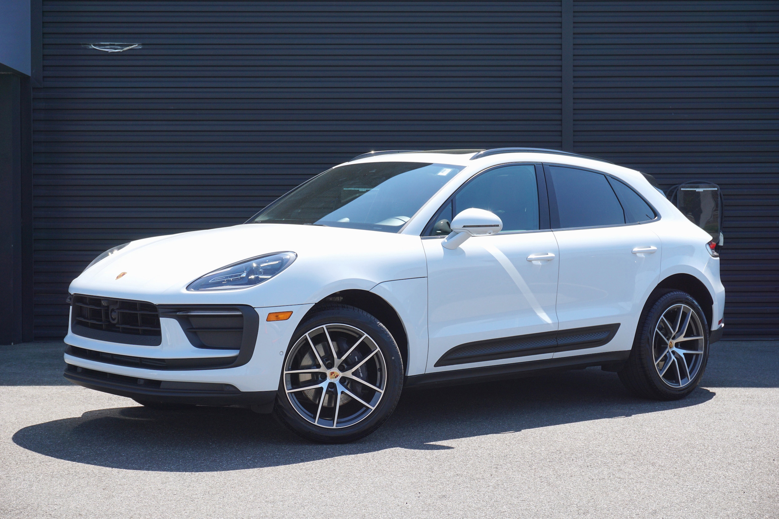 2023 Porsche Macan T