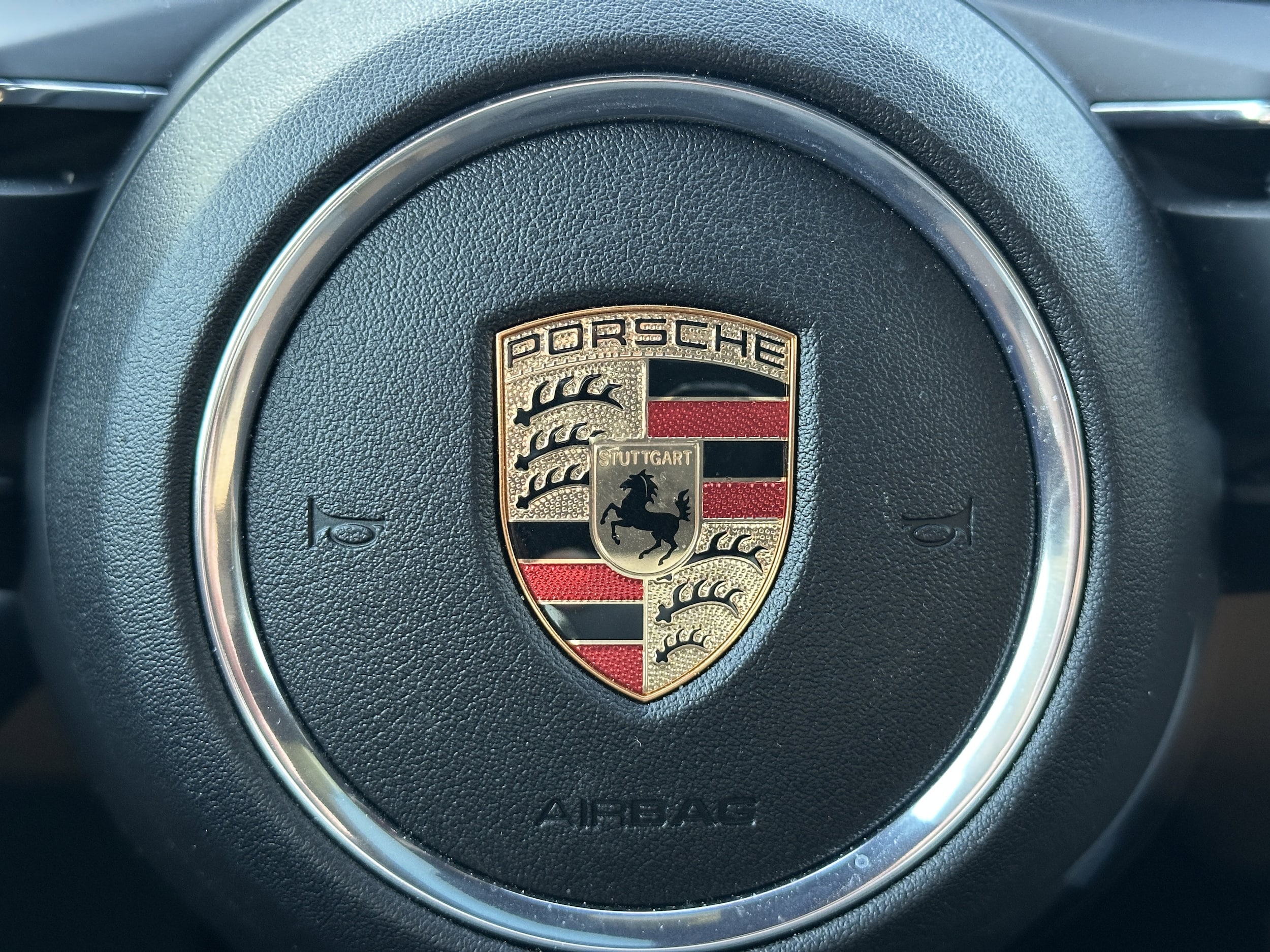 2025 Porsche Macan T - Photo 24