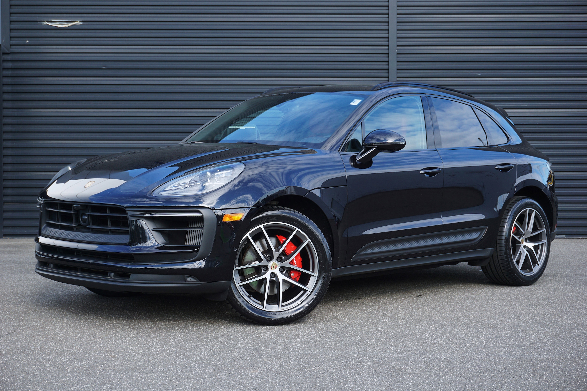 2023 Porsche Macan S's photo