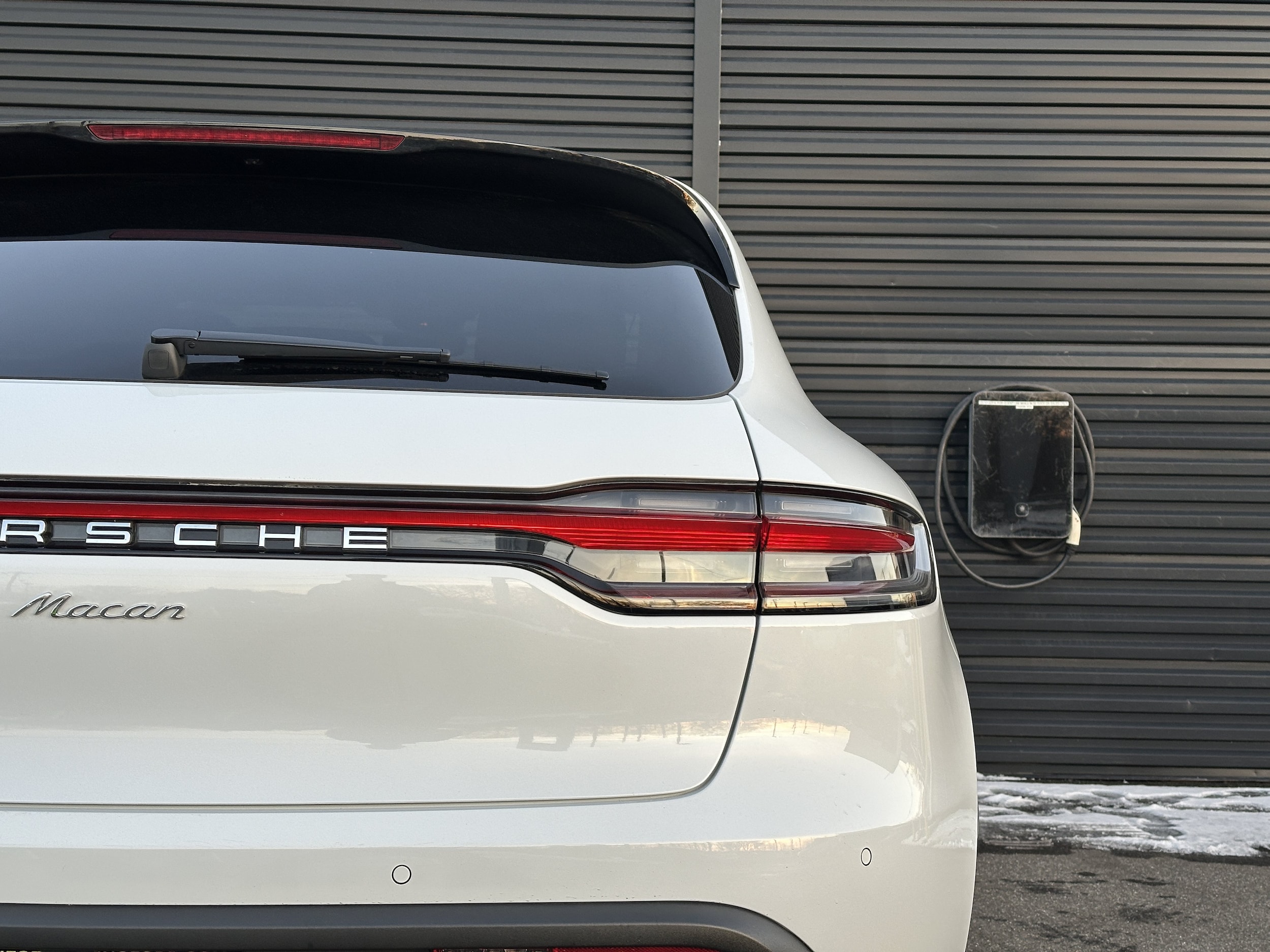 2025 Porsche Macan T - Photo 15