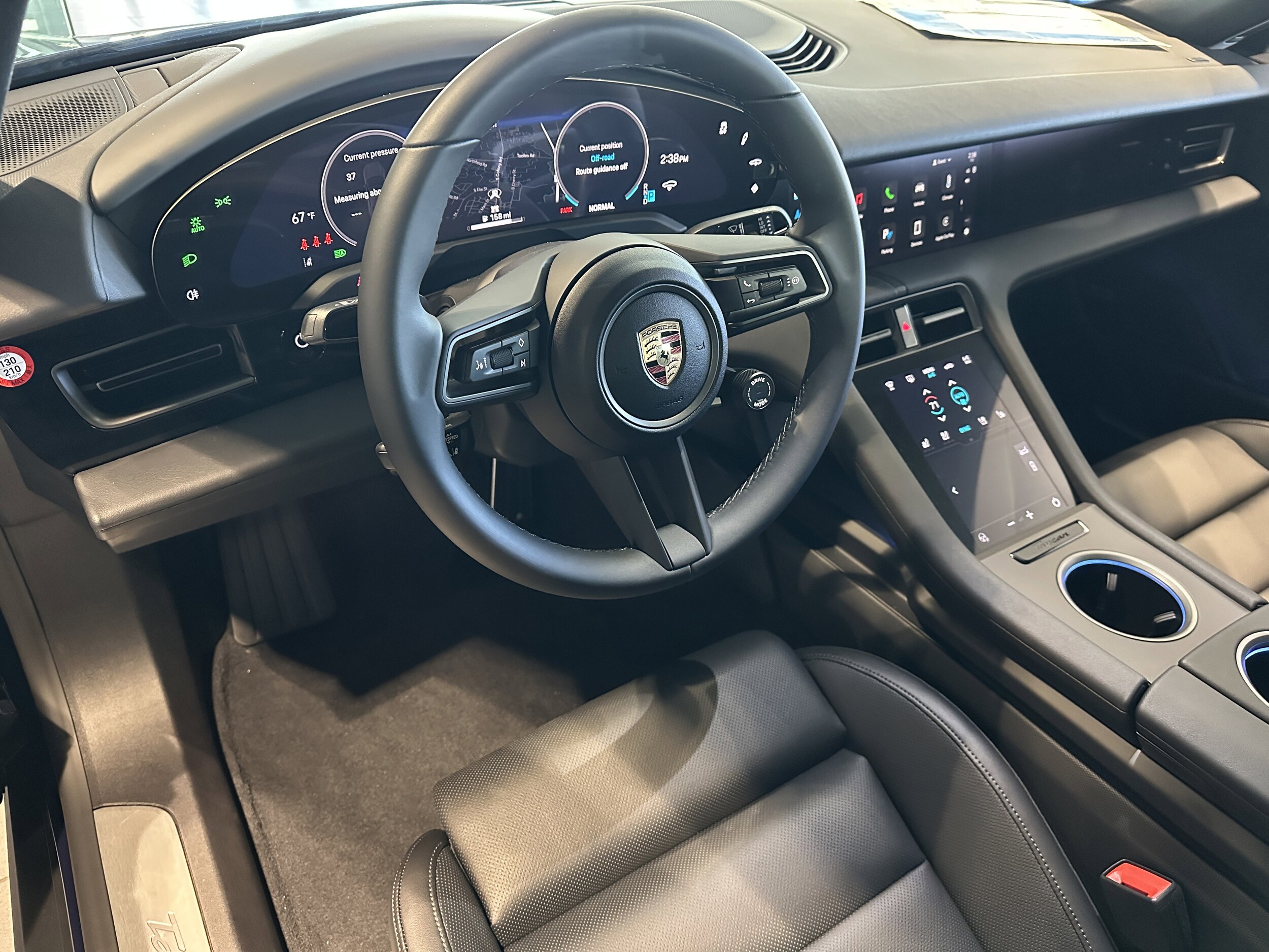 2025 Porsche Taycan 4 photo 4