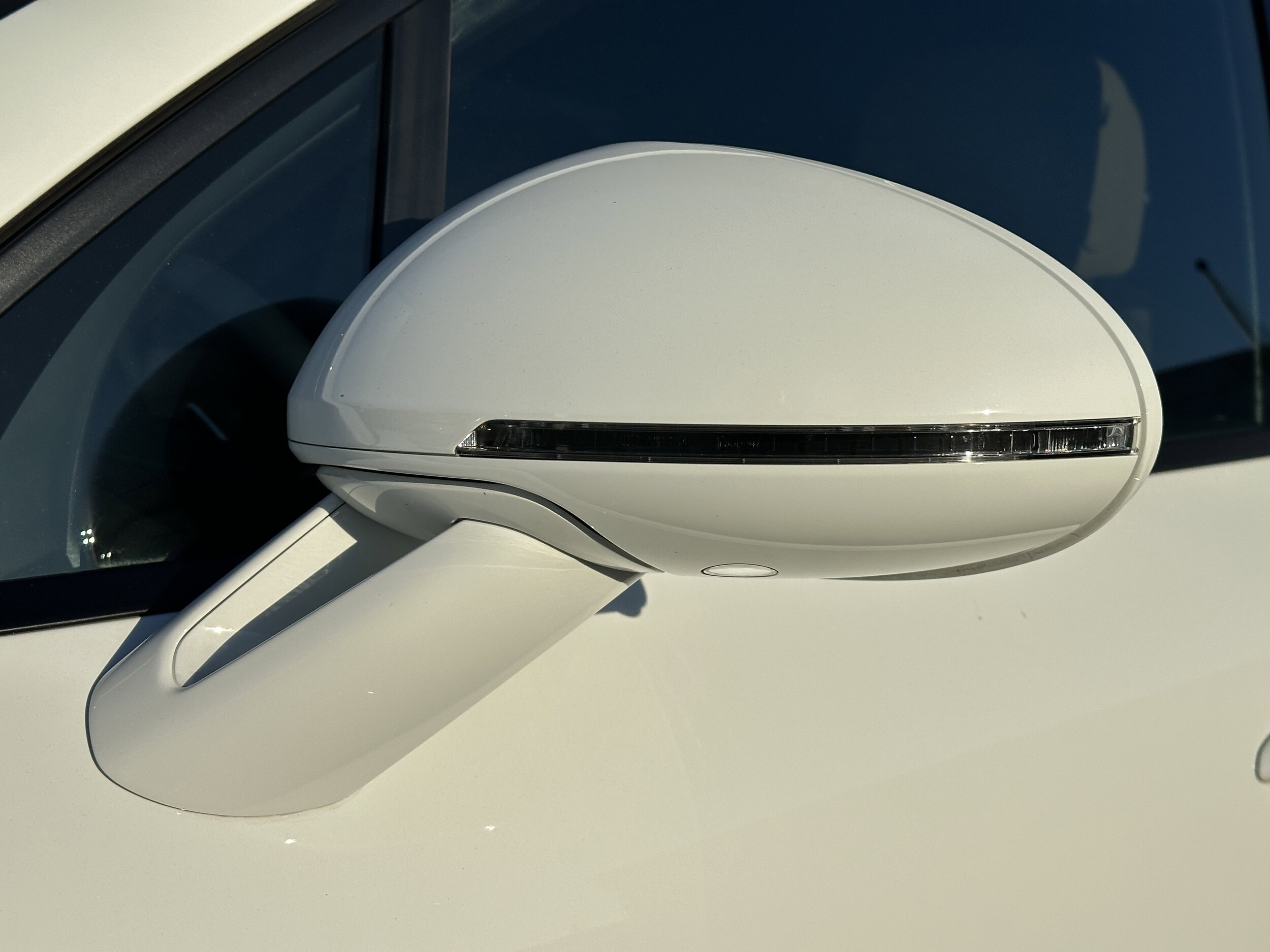 2025 Porsche Macan T - Photo 14