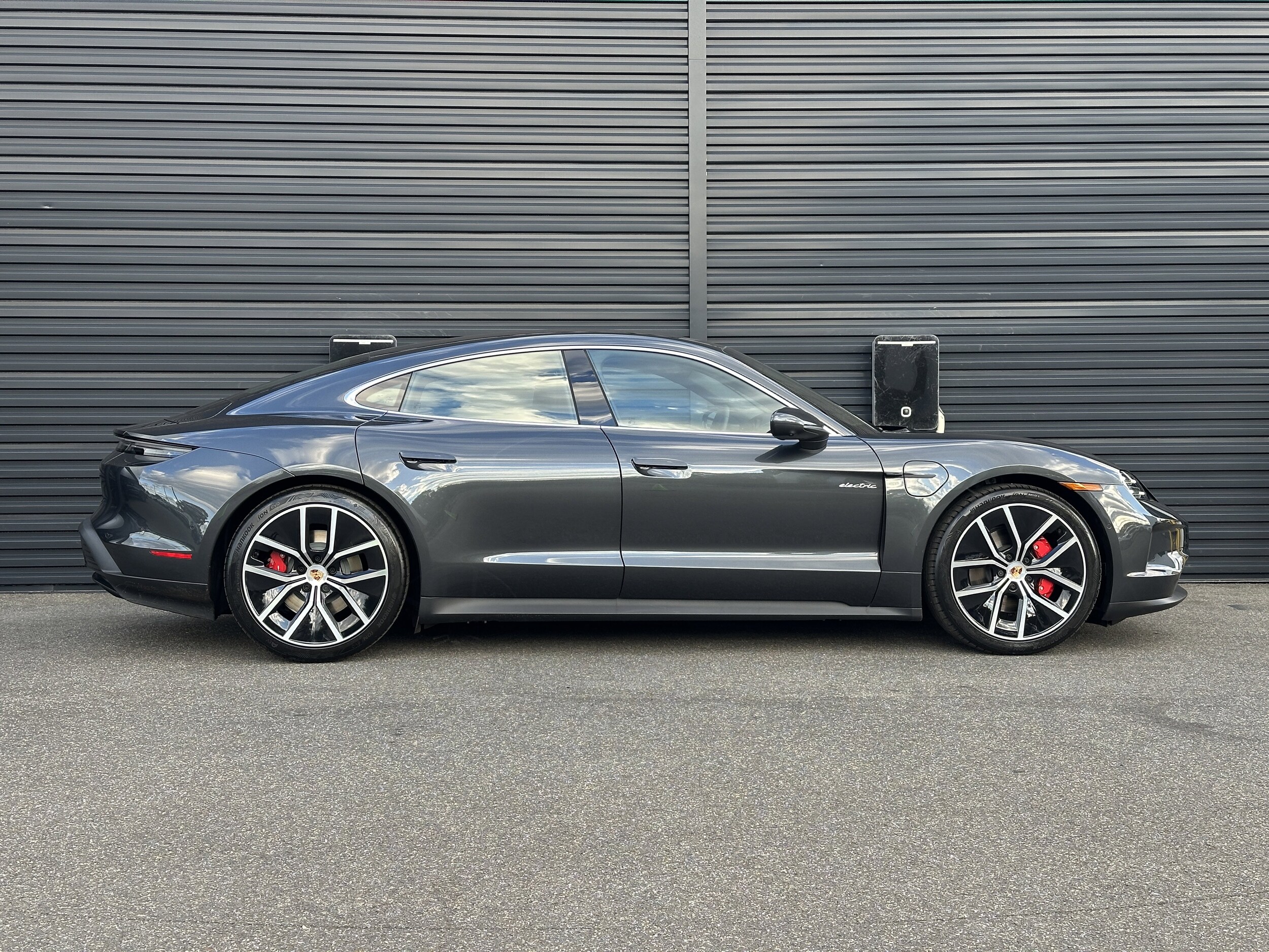 2026 Porsche Taycan S - Photo 9