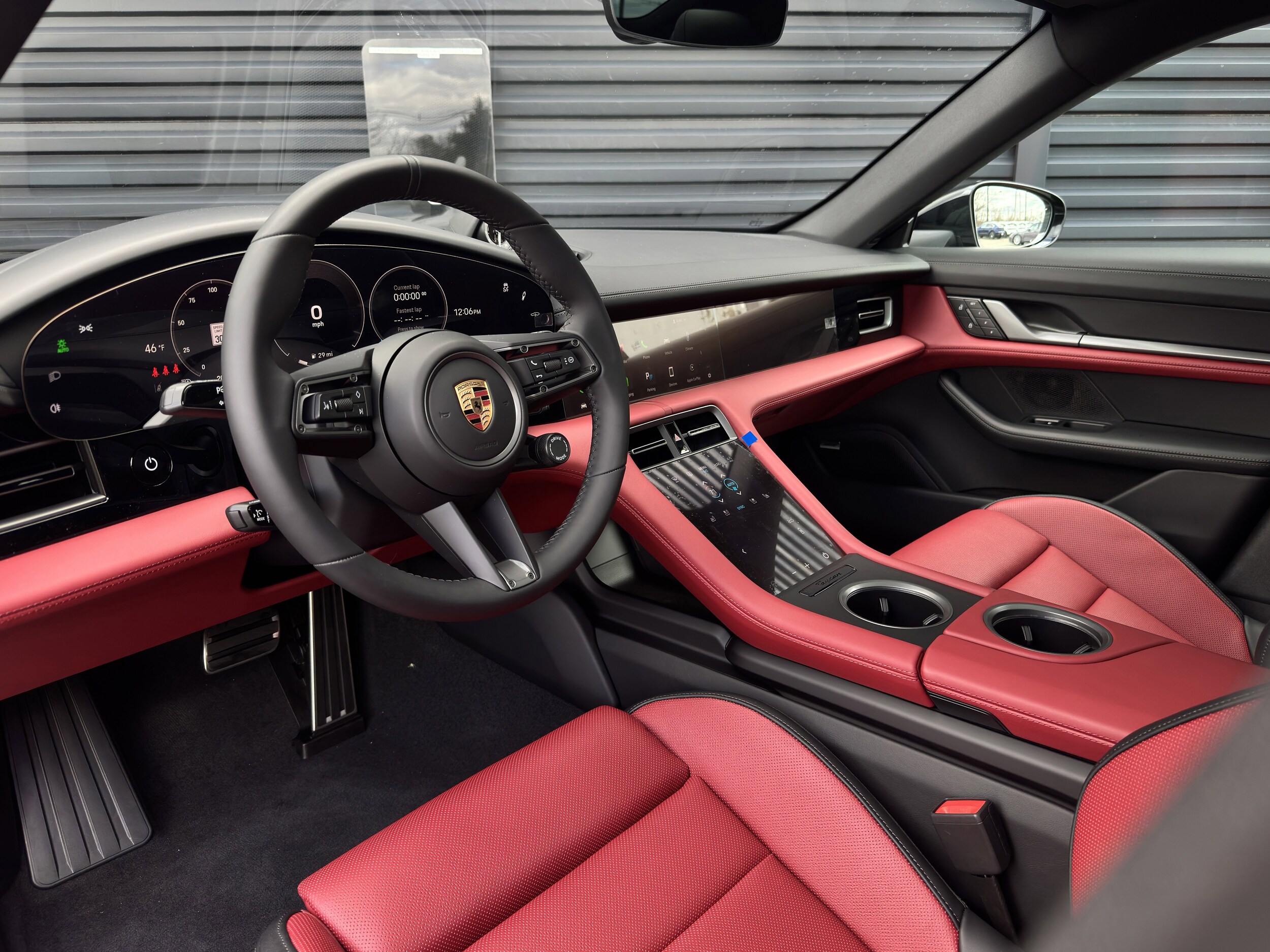 2025 Porsche Taycan 4 photo 2