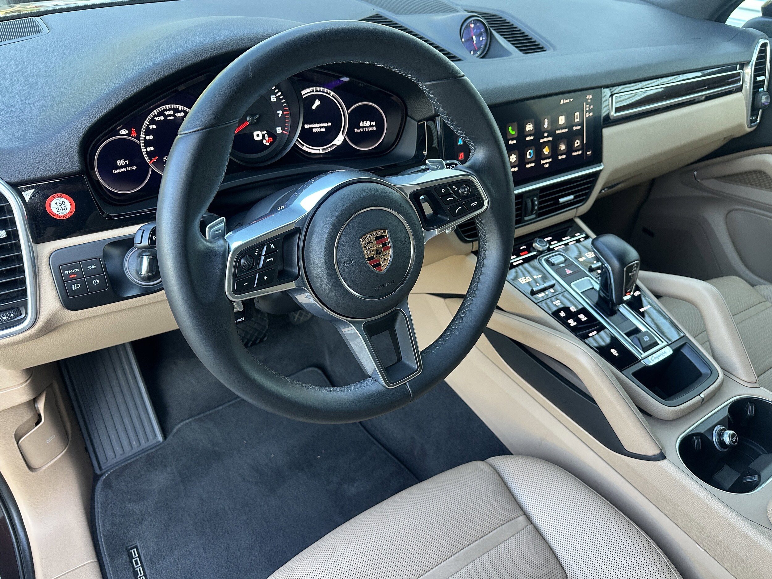2023 Porsche Cayenne Platinum Edition photo 3