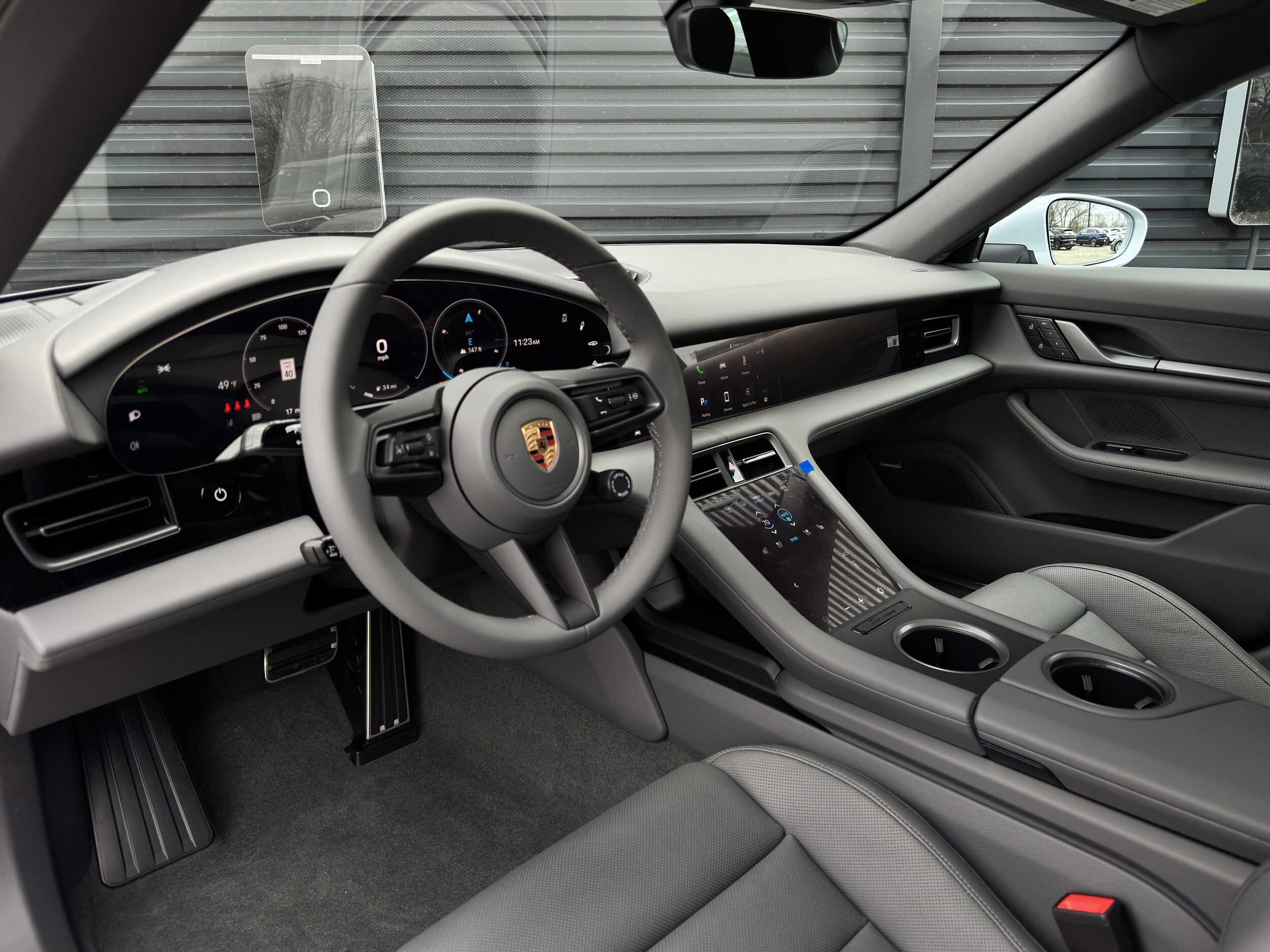 2025 Porsche Taycan 4 photo 4