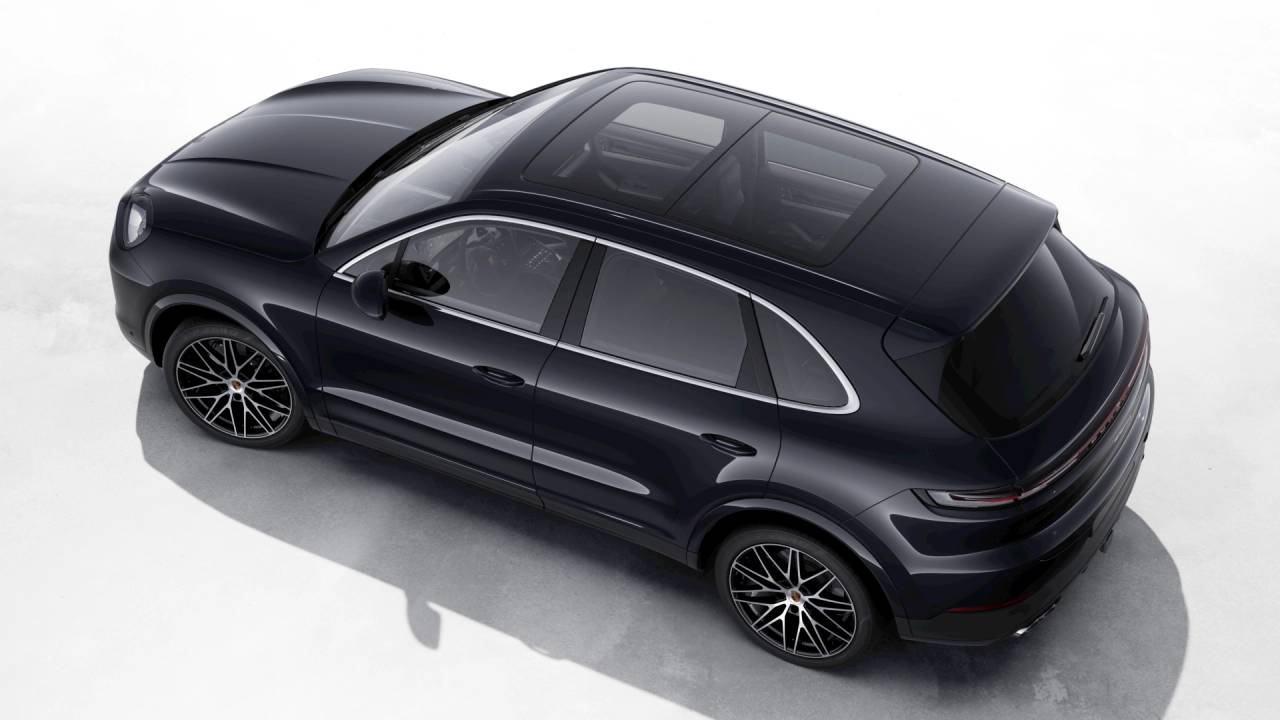 2026 Porsche Cayenne photo 2