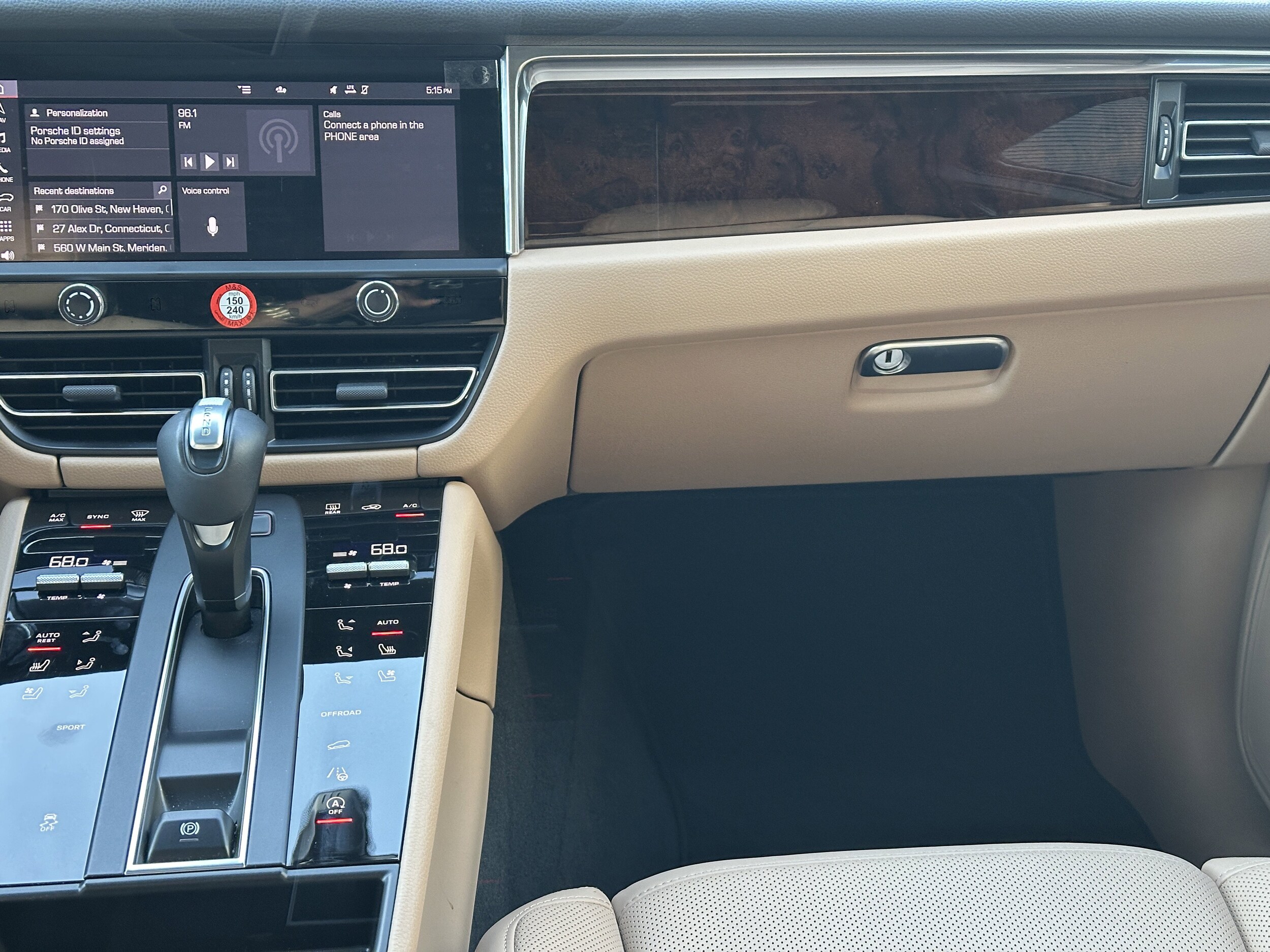 2025 Porsche Macan T - Photo 20