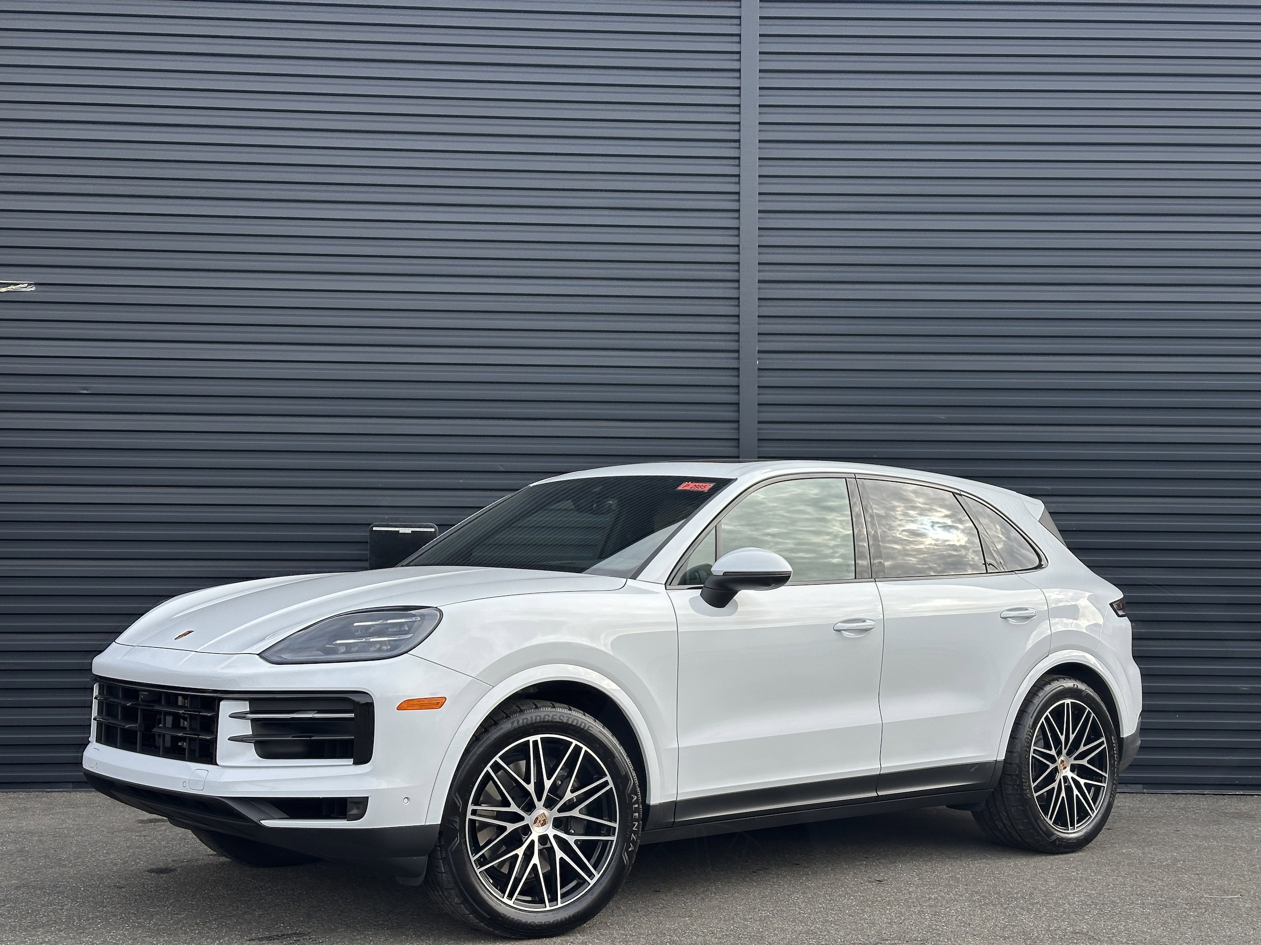 2025 Porsche Cayenne Base's photo
