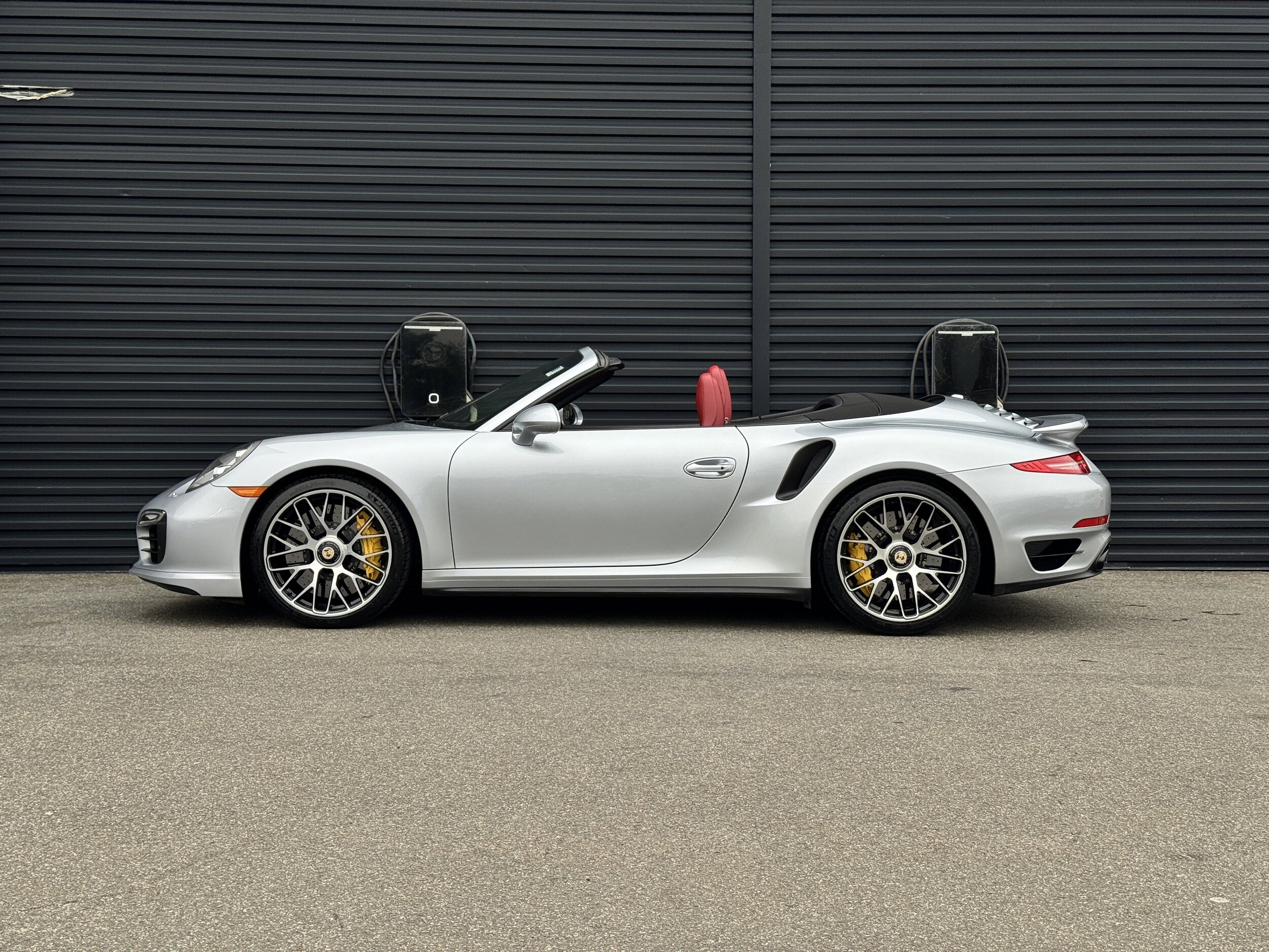 2016 Porsche 911 Turbo S Cabriolet photo 2