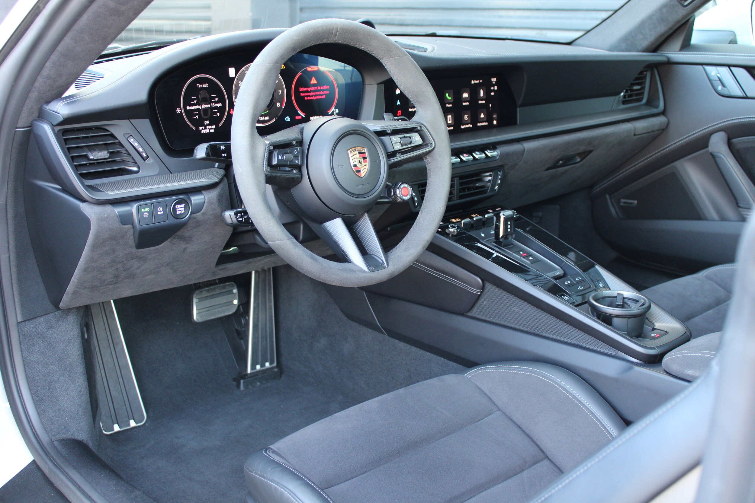 2025 Porsche 911 4 GTS photo 4