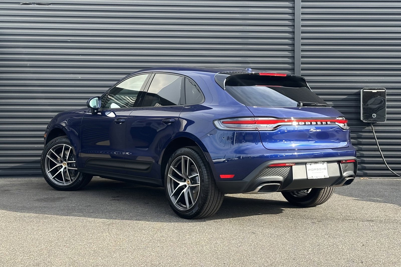 2025 Porsche Macan T photo 3